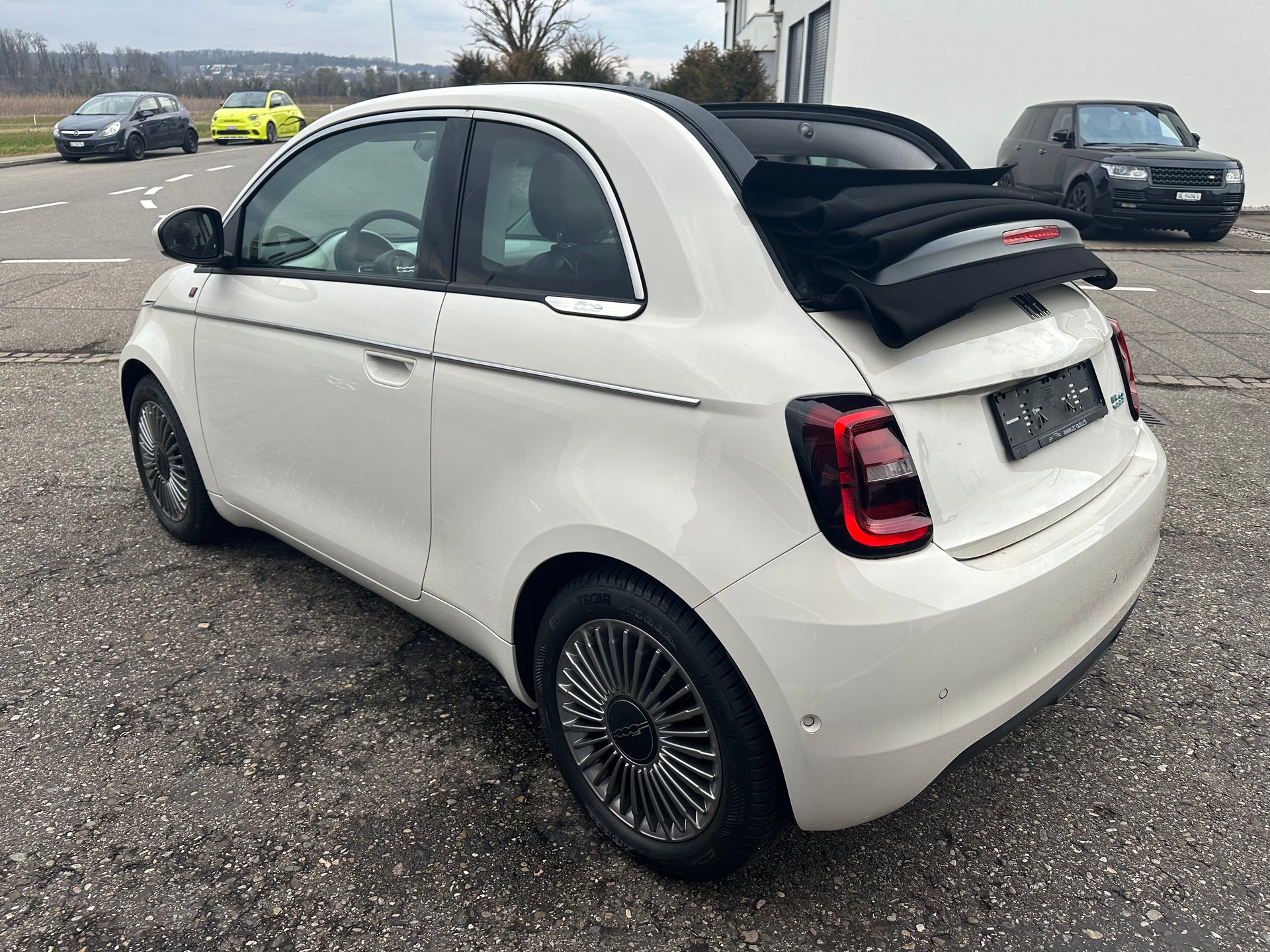 FIAT 500 C electric 87 kW Icon-showroom-element-2