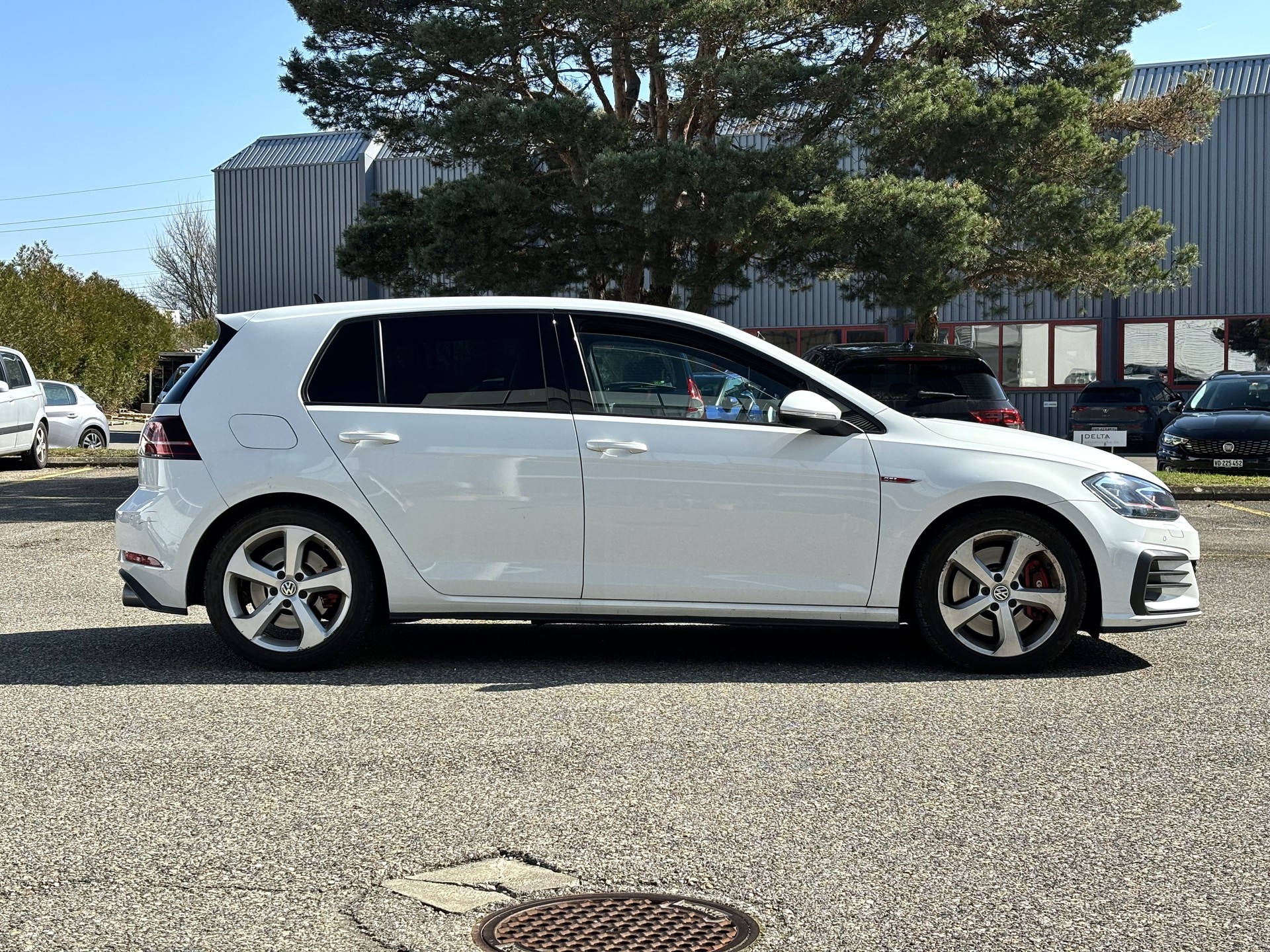 VW Golf 2.0 TSI GTI Performance DSG-showroom-element-2