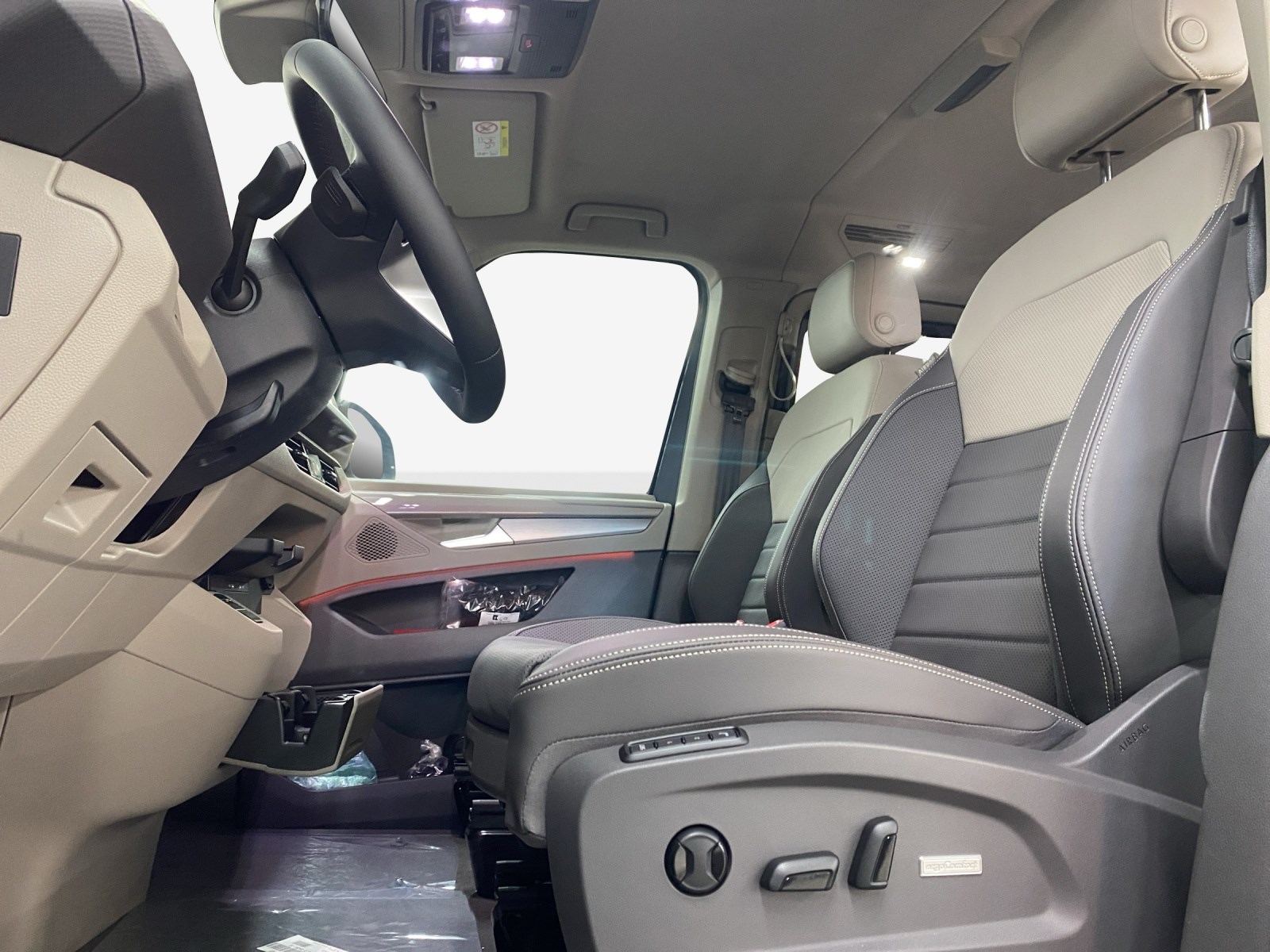 VW MULTIVAN Multivan 1.5 eHybrid Style Liberty Lang DSG-image-7