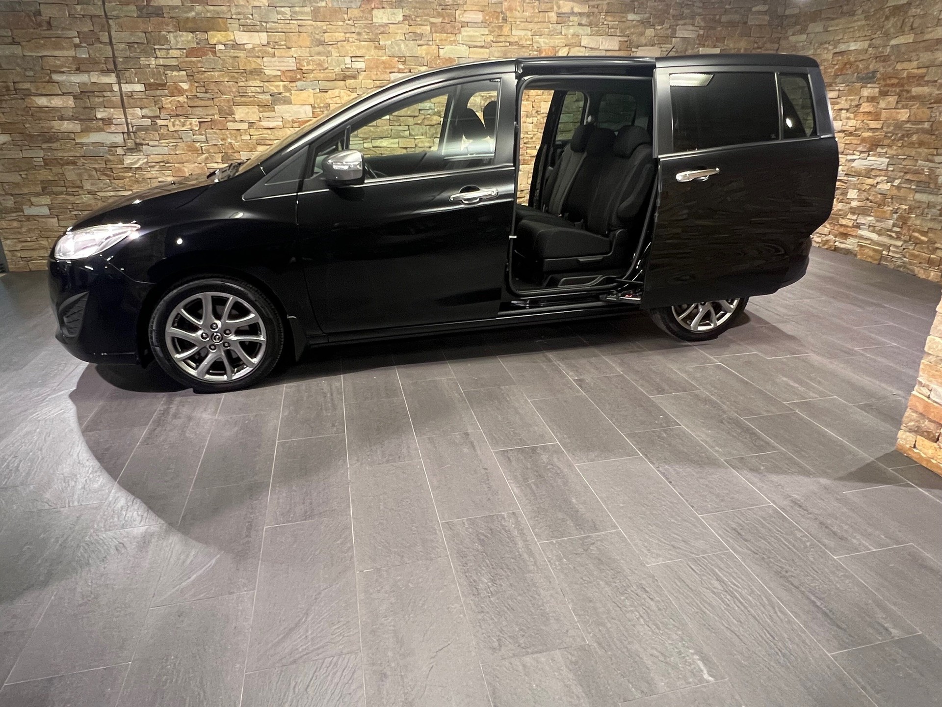 MAZDA 5 2.0 16V Voila ma Suisse Edition+-showroom-element-3
