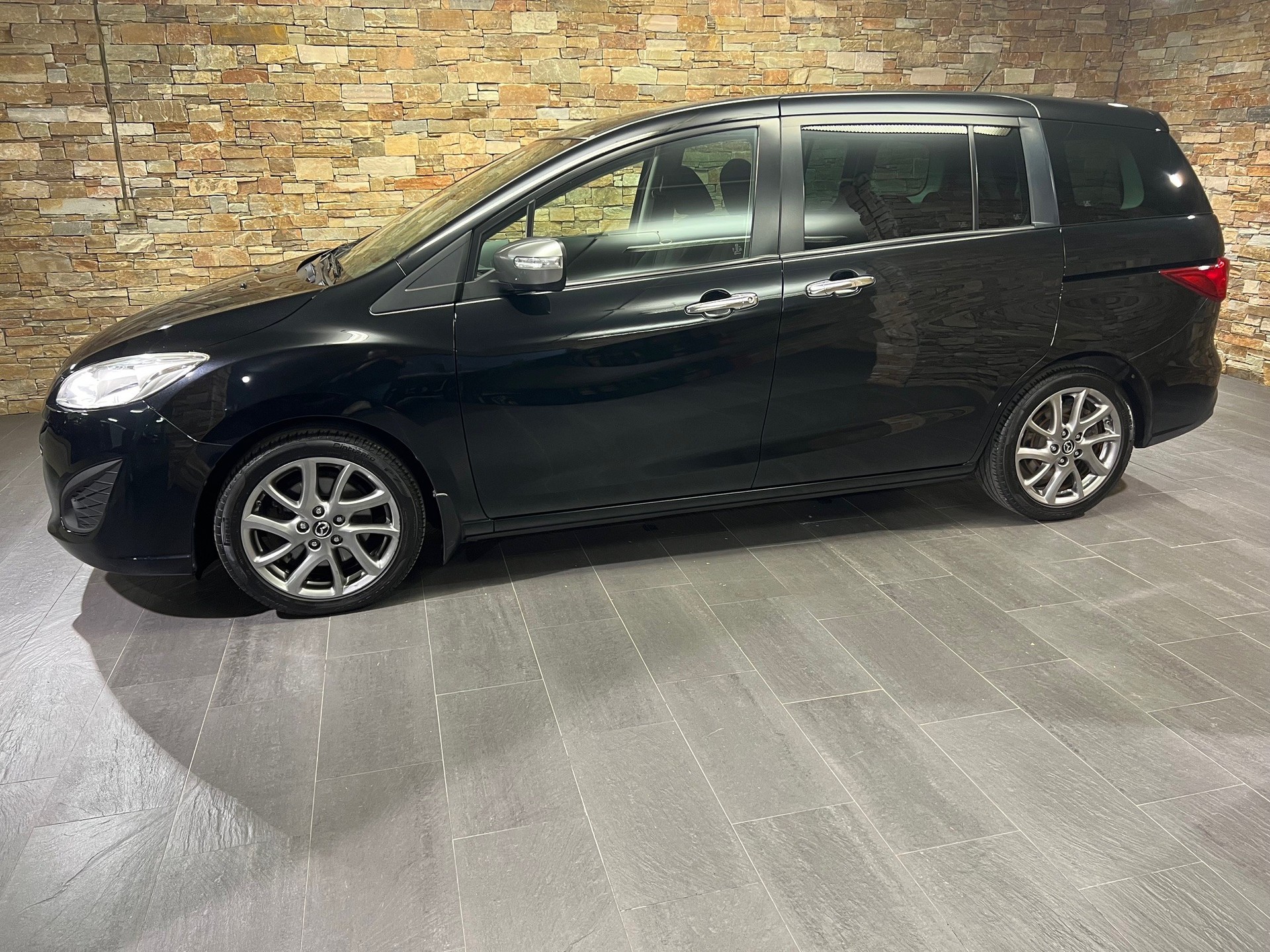 MAZDA 5 2.0 16V Voila ma Suisse Edition+-showroom-element-2