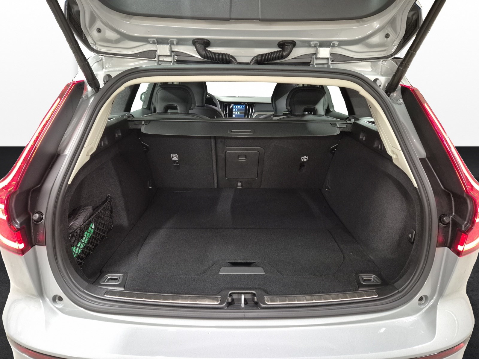 VOLVO V60 Cross Country 2.0 B5 Ultimate AWD-image-14