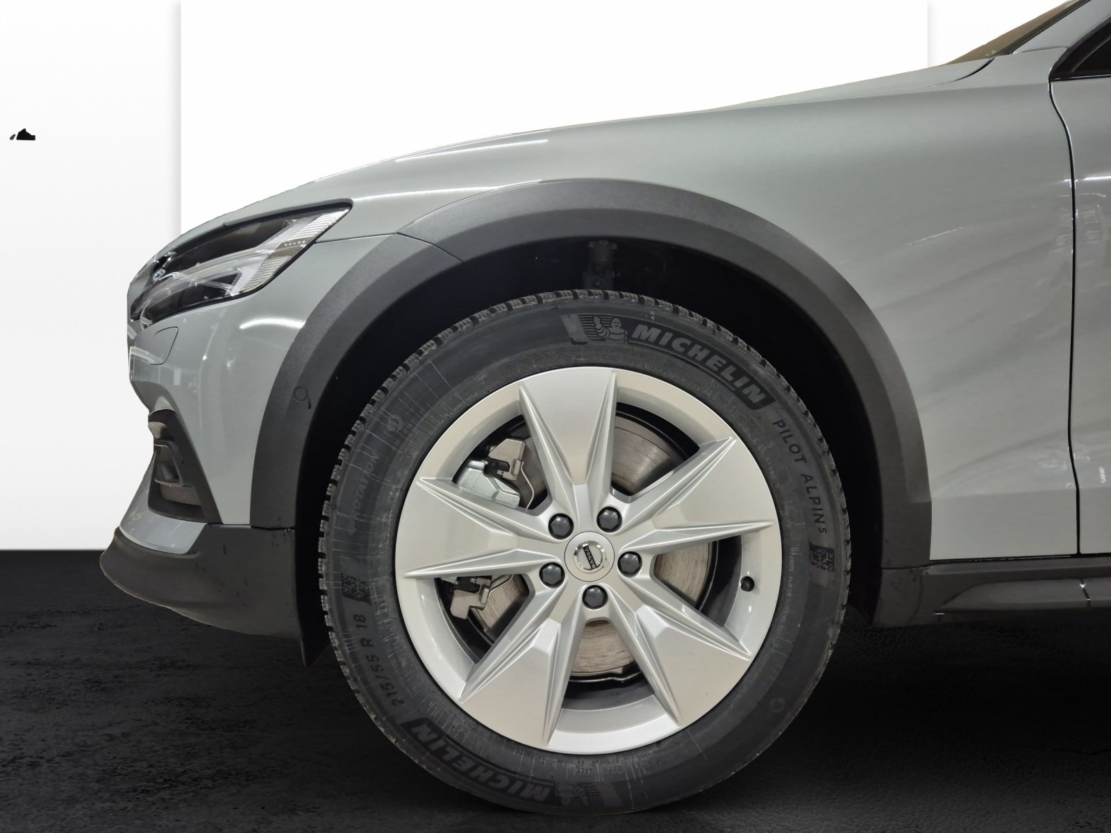 VOLVO V60 Cross Country 2.0 B5 Ultimate AWD-image-15