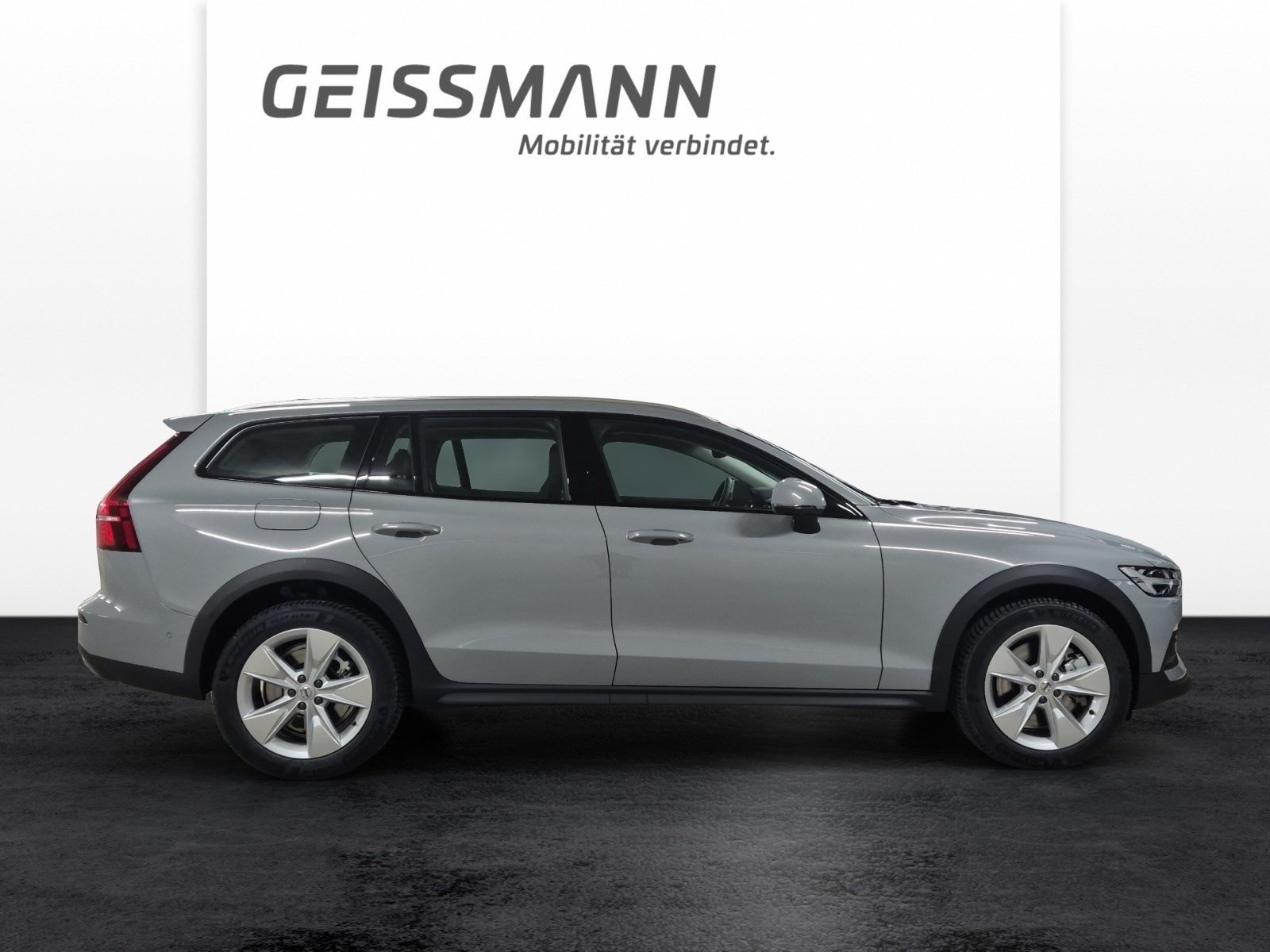 VOLVO V60 Cross Country 2.0 B5 Ultimate AWD-showroom-element-3