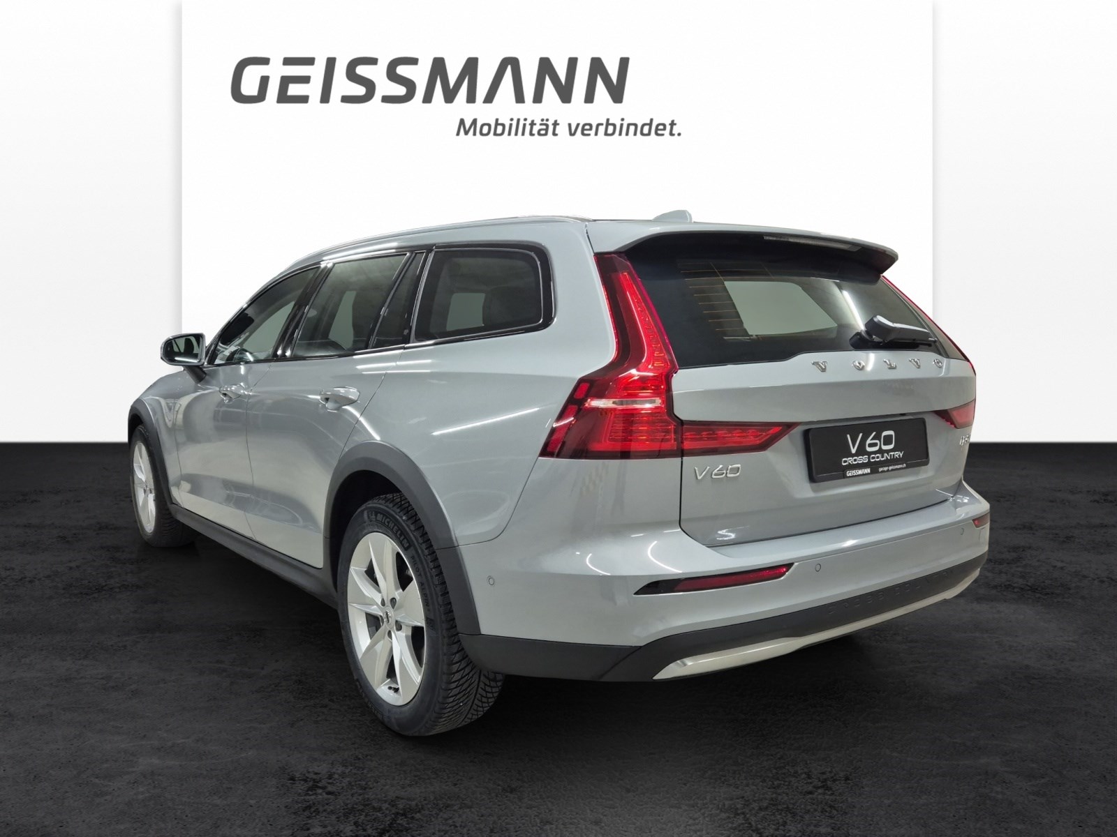 VOLVO V60 Cross Country 2.0 B5 Ultimate AWD-image-5