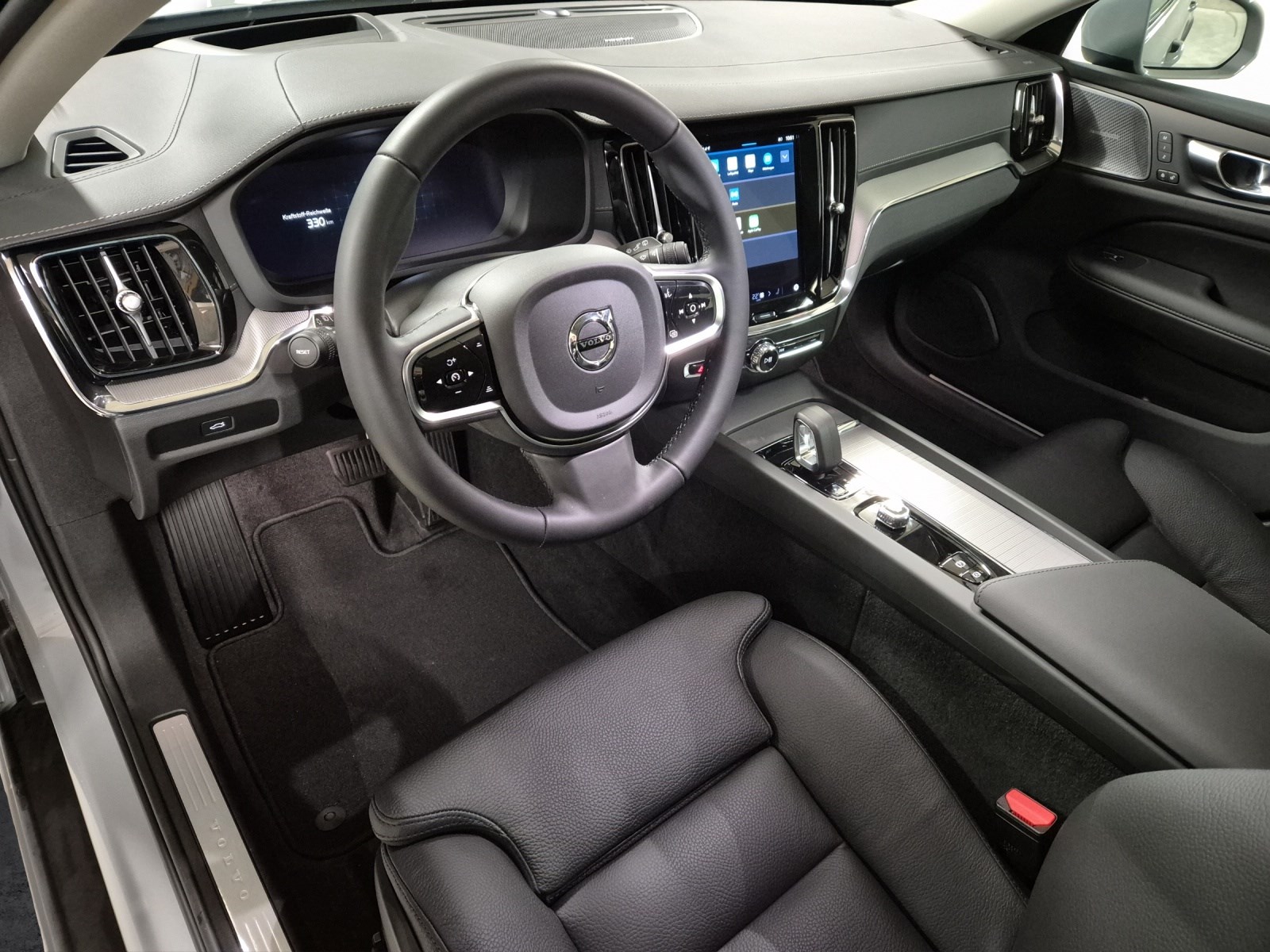VOLVO V60 Cross Country 2.0 B5 Ultimate AWD-image-8