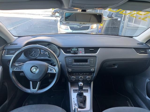 SKODA Octavia Combi 1.8 TSI Elegance 4x4 DSG-image-7
