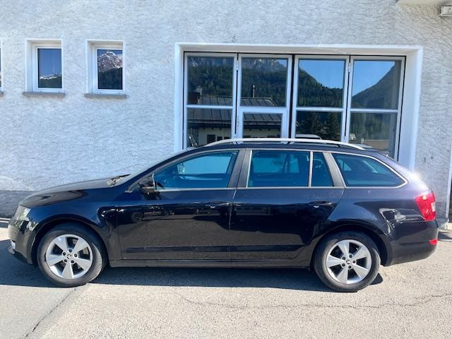 SKODA Octavia Combi 1.8 TSI Elegance 4x4 DSG-image-2