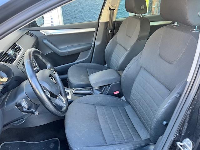 SKODA Octavia Combi 1.8 TSI Elegance 4x4 DSG-image-6