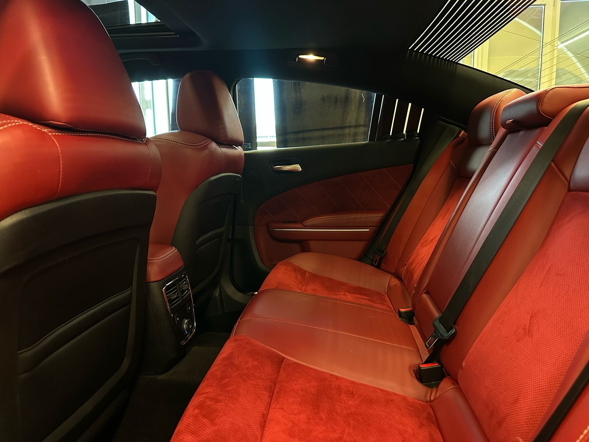 DODGE Charger SRT 8-image-18