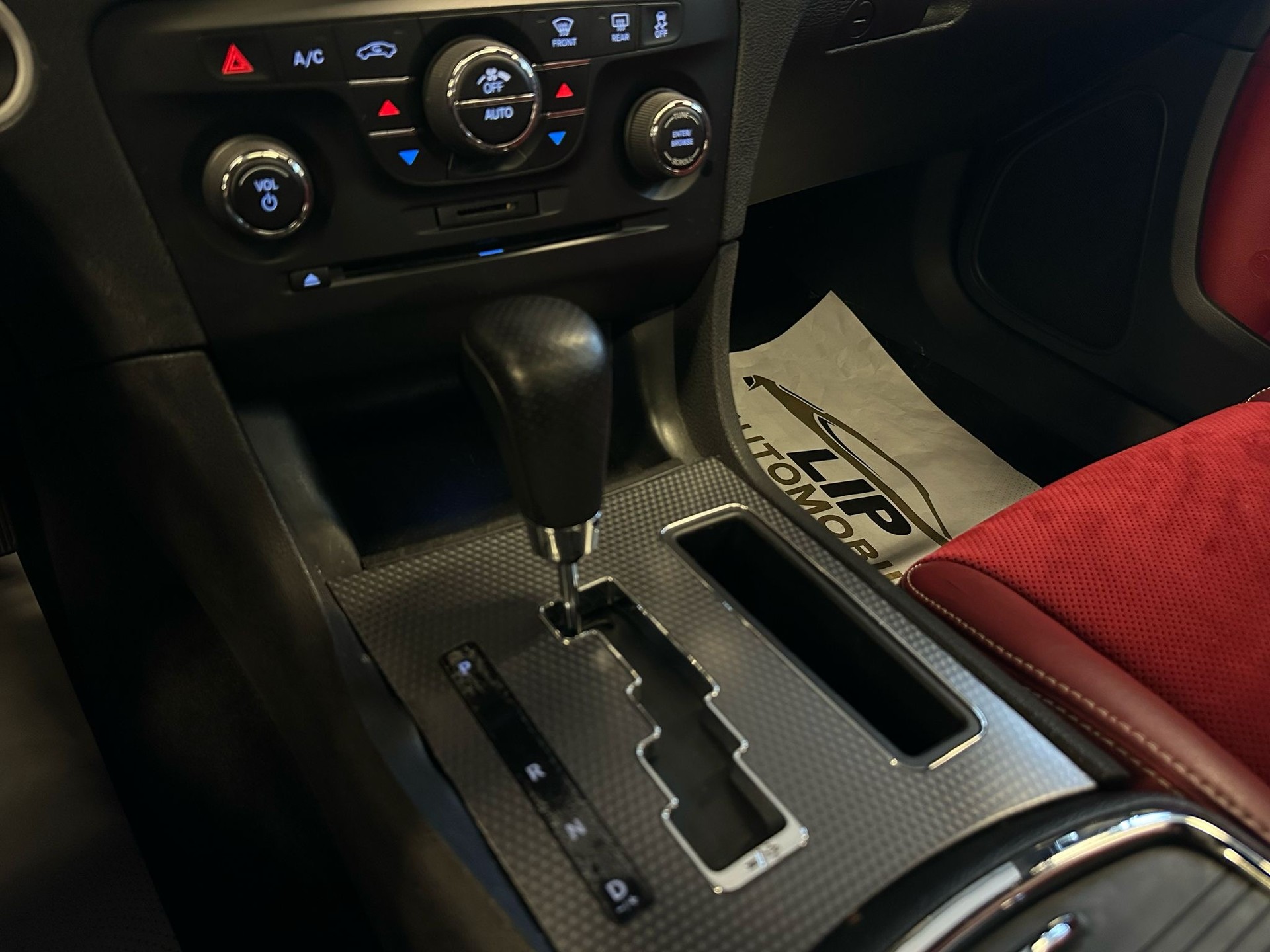 DODGE Charger SRT 8-image-16