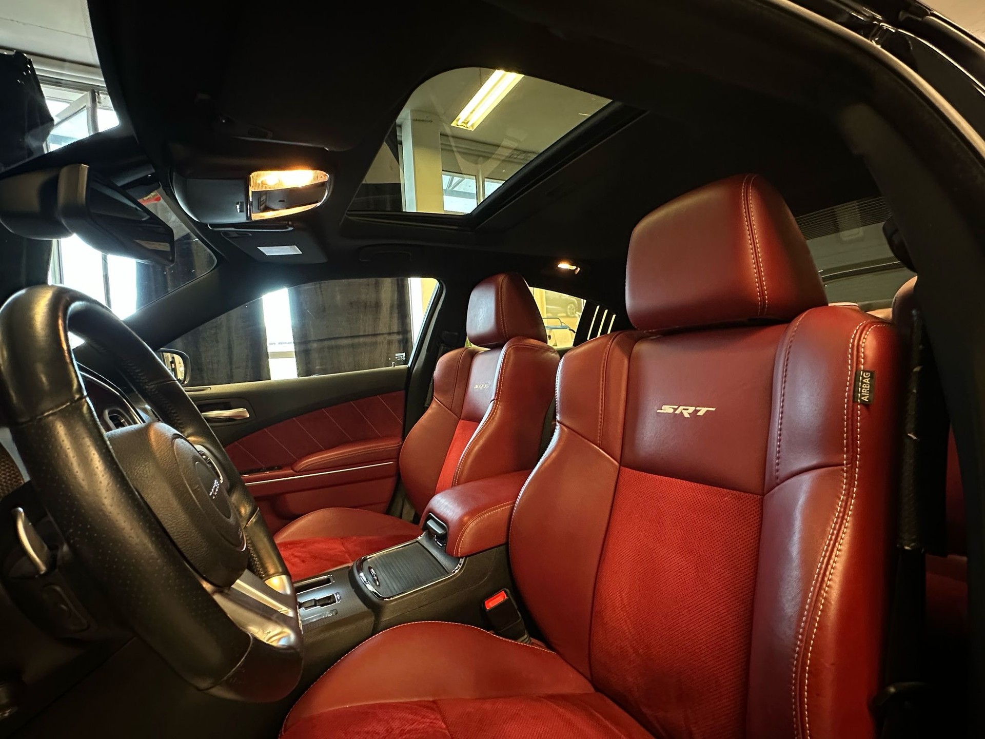 DODGE Charger SRT 8-image-11