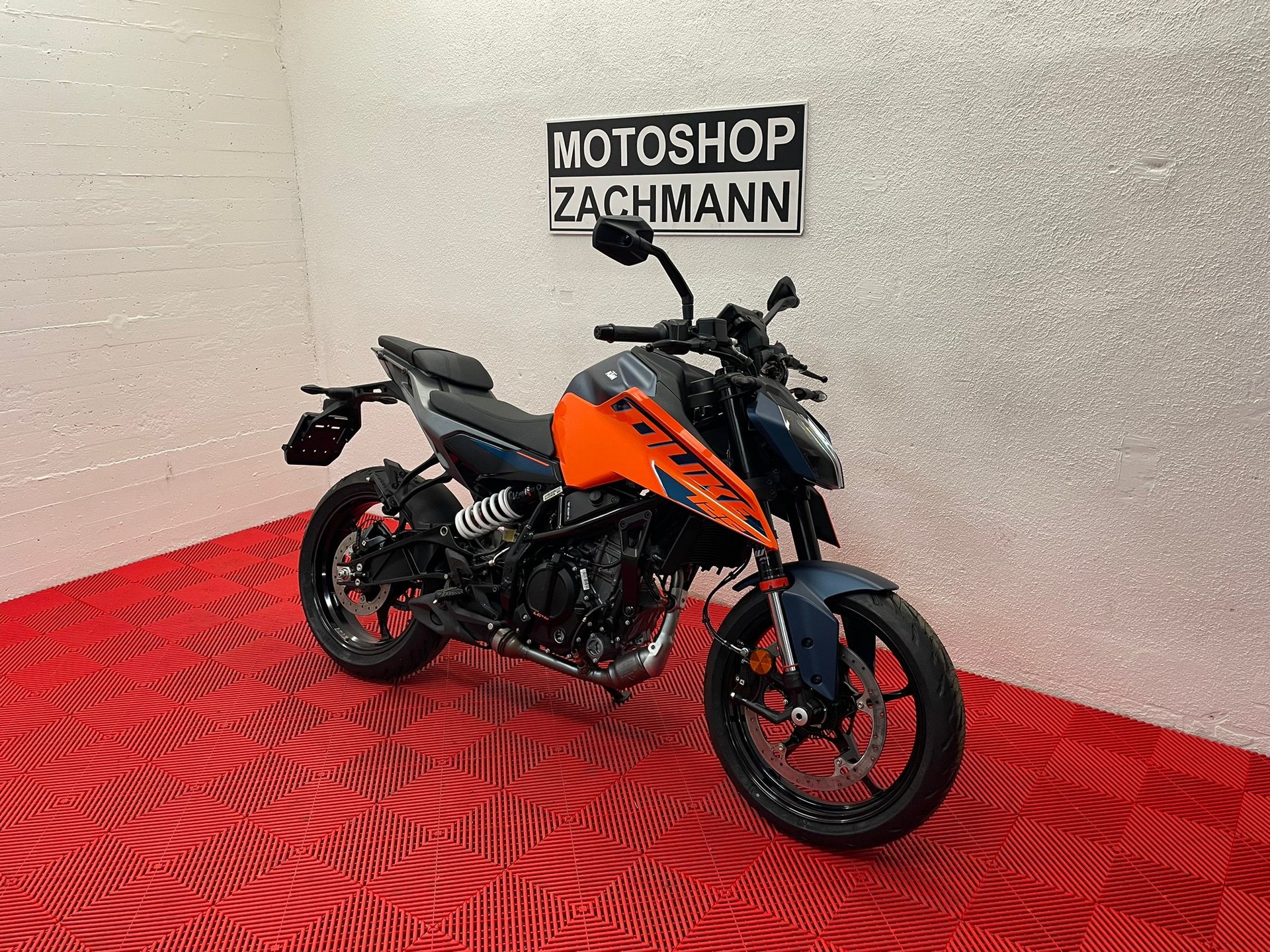 KTM 125 Duke acquistare un veicolo usato AutoScout24