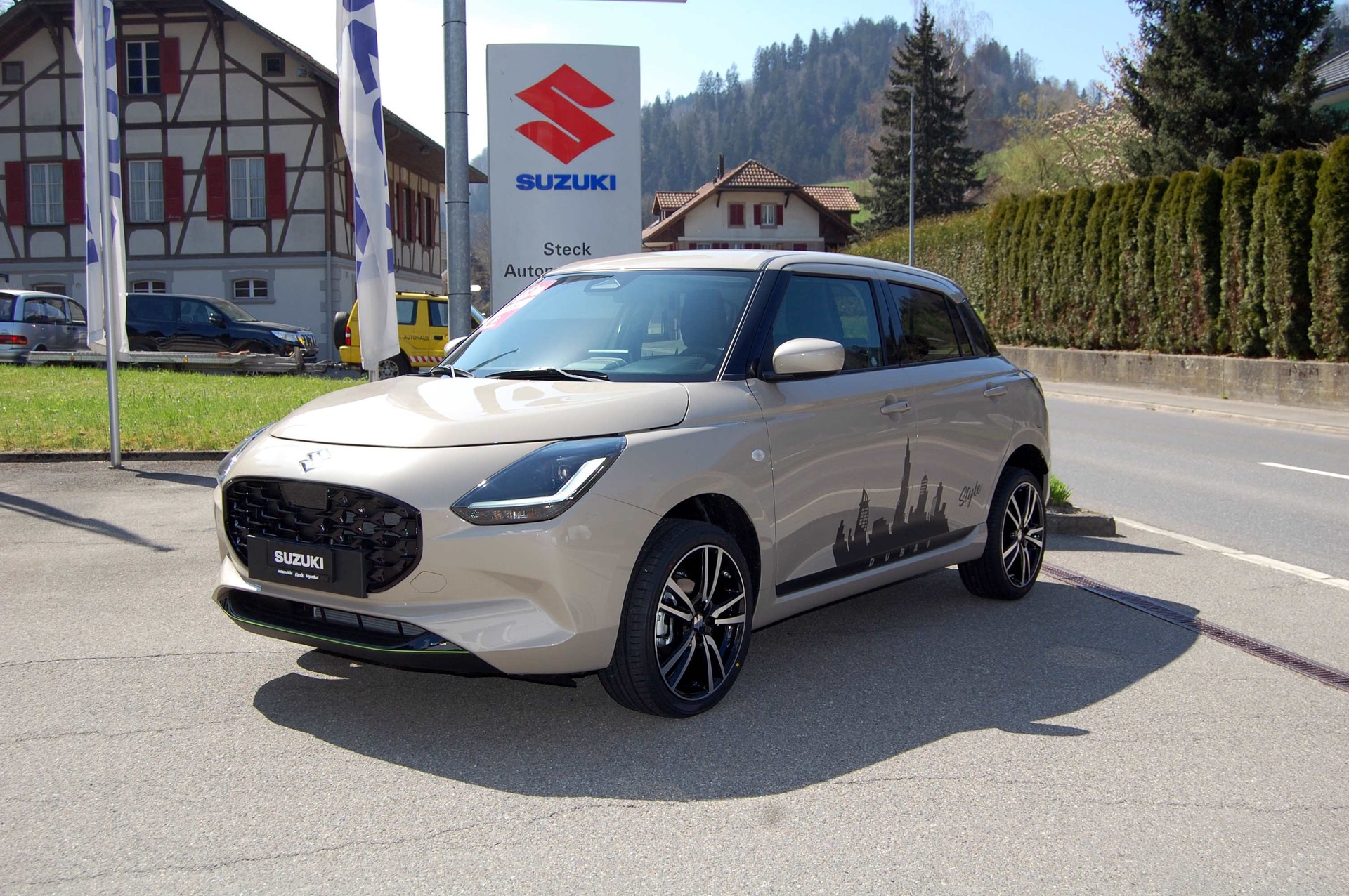 SUZUKI Swift 1.2 Compact+ Hybrid 4x4-showroom-element-1