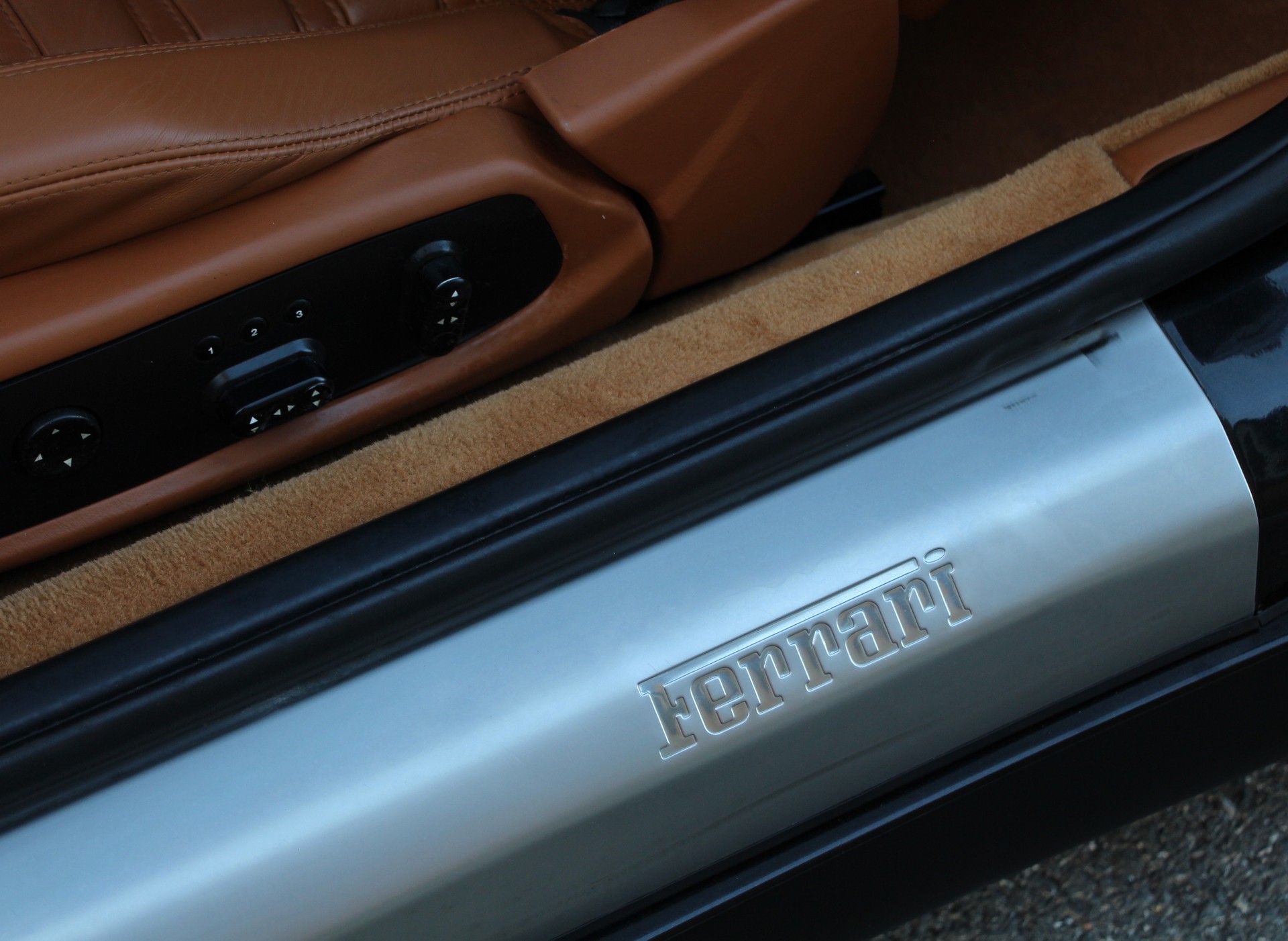 FERRARI 612 Scaglietti-image-12