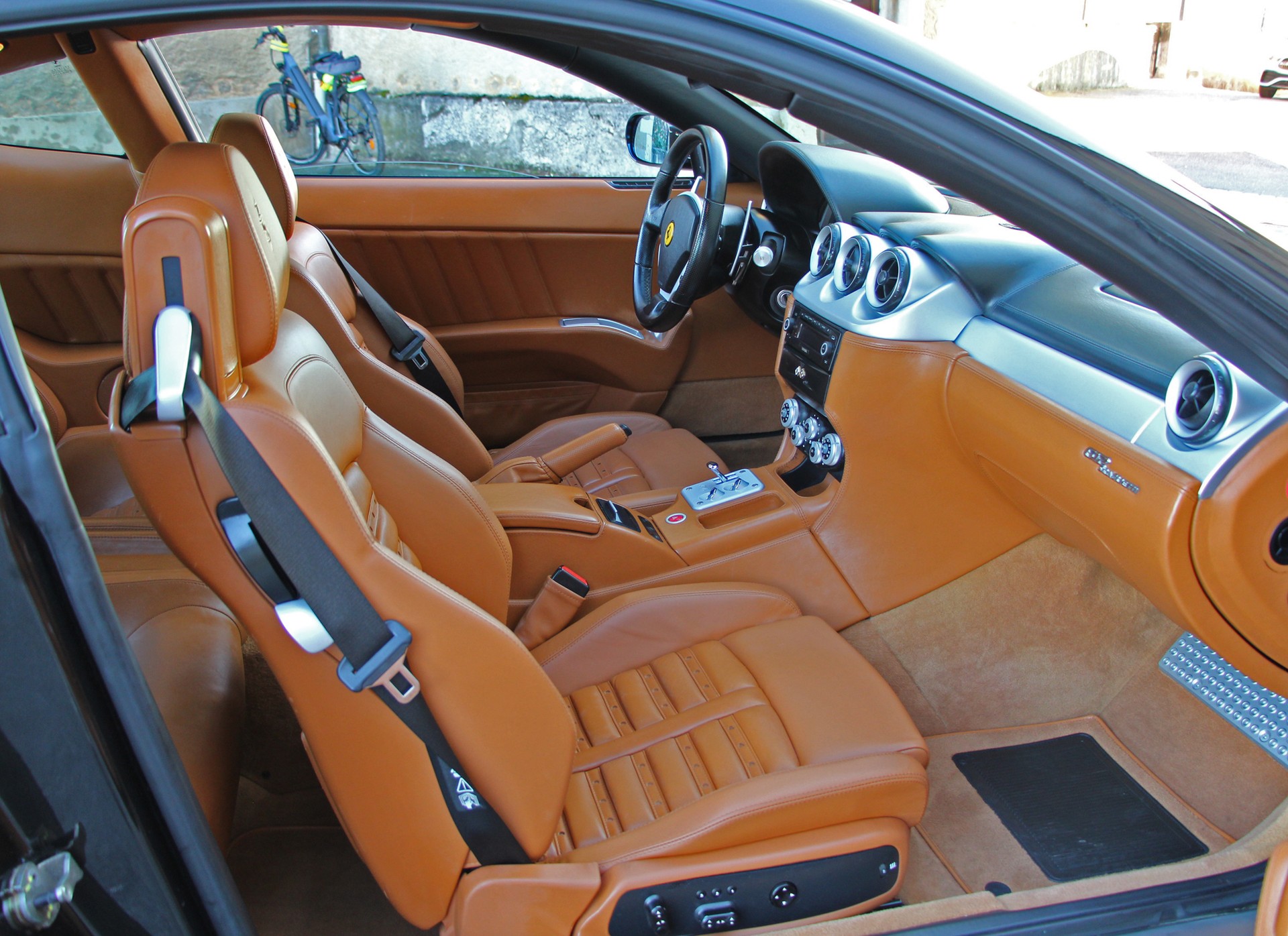 FERRARI 612 Scaglietti-image-10