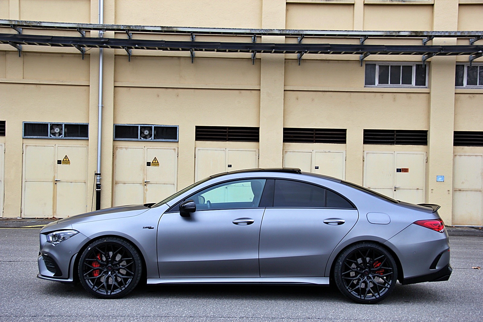 MERCEDES-BENZ CLA 35 AMG 4Matic 7G-DCT-showroom-element-1