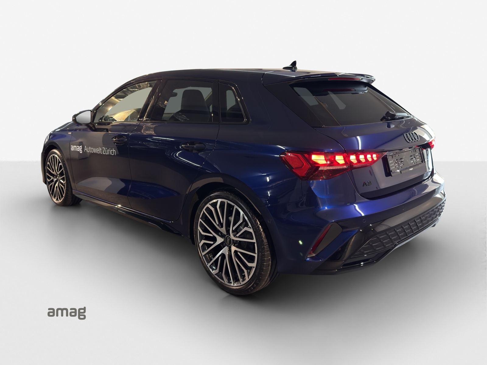 AUDI A3 Sportback 35 TFSI S line Attraction-showroom-element-2