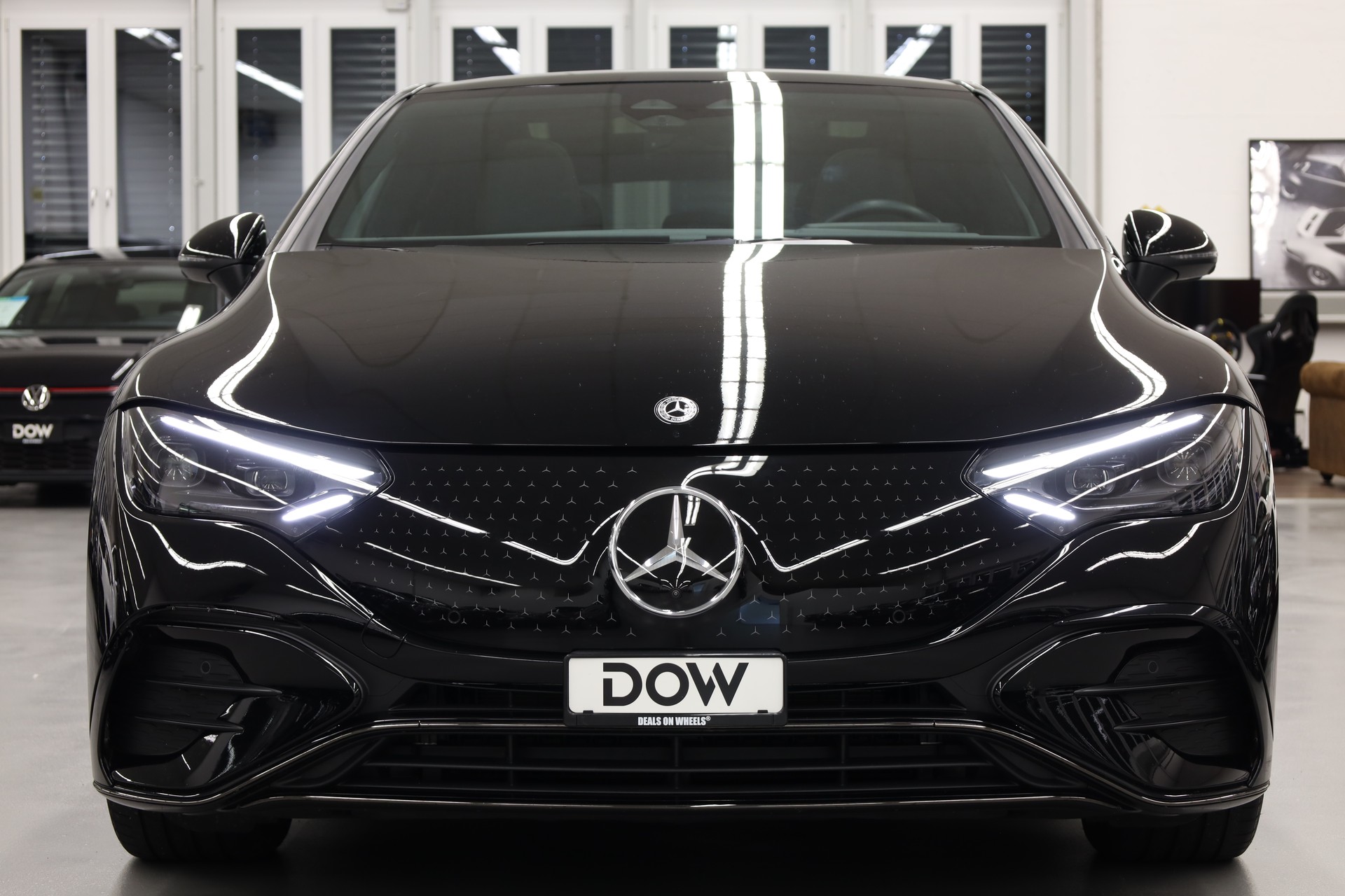 MERCEDES-BENZ EQE 350 AMG Line 4matic-showroom-element-3