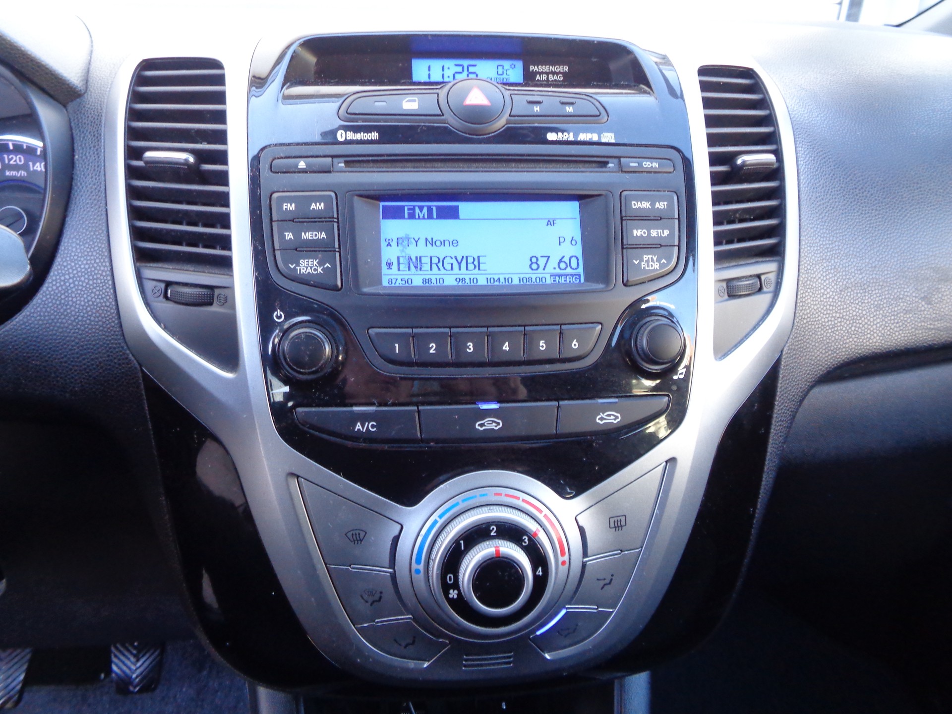 HYUNDAI iX20 1.6 Style-image-13
