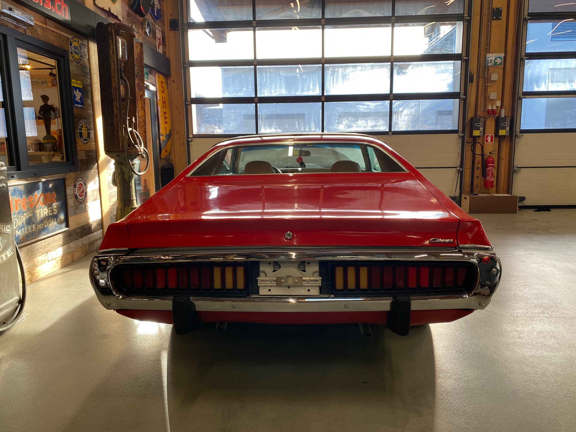 DODGE Charger SE-image-2