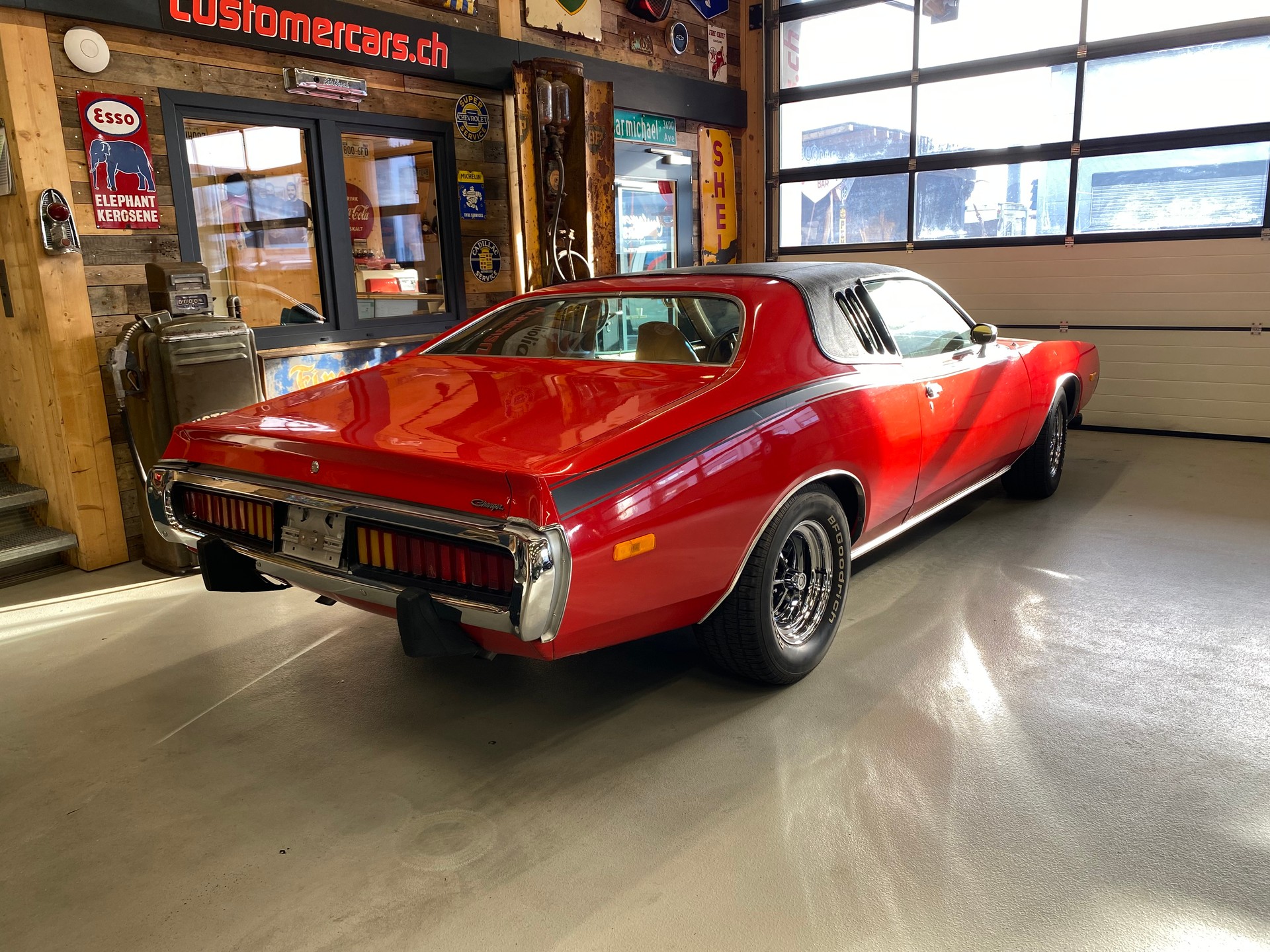 DODGE Charger SE-image-1
