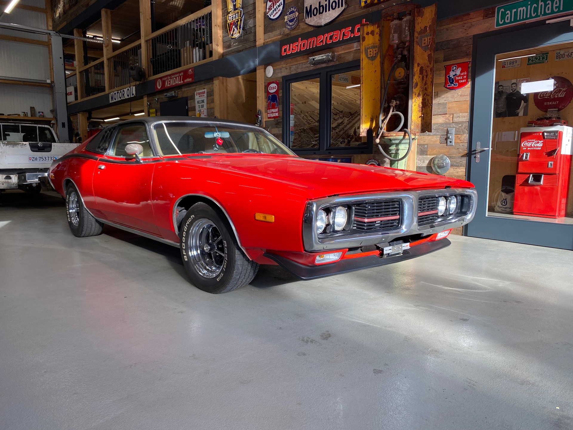 DODGE Charger SE-image-4