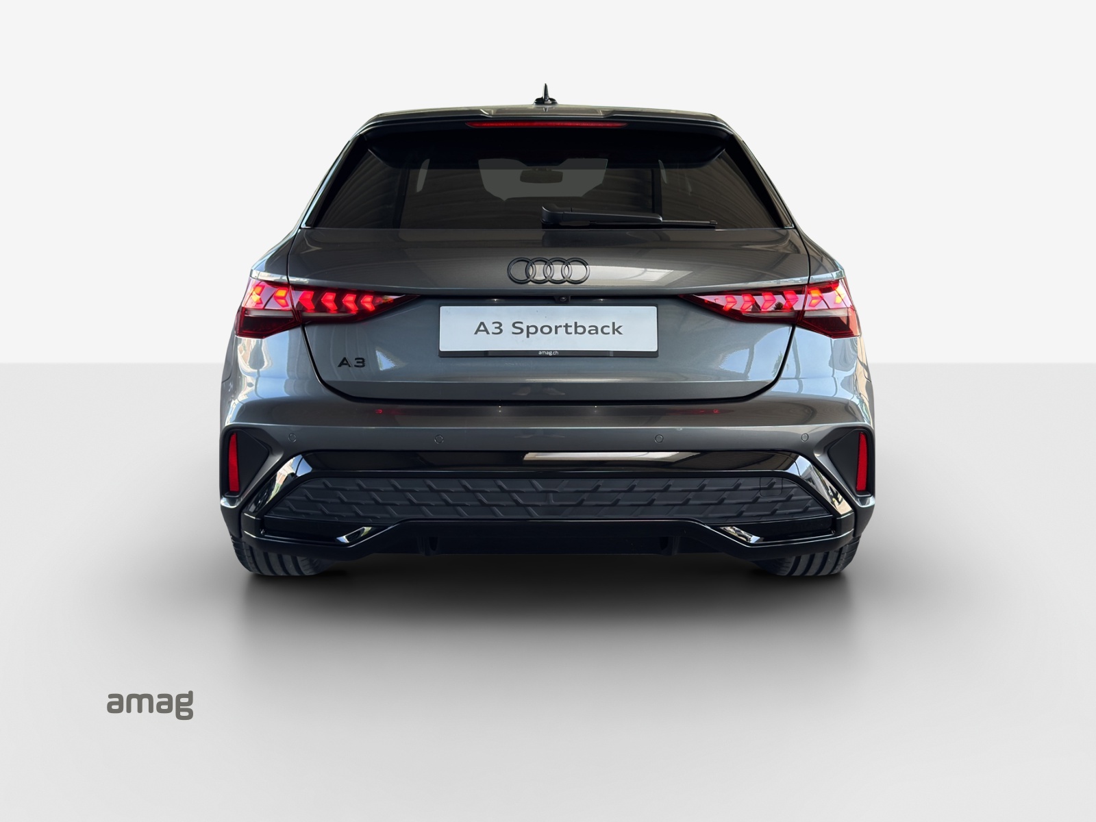 AUDI A3 Sportback 35 TFSI S line Attraction-showroom-element-3