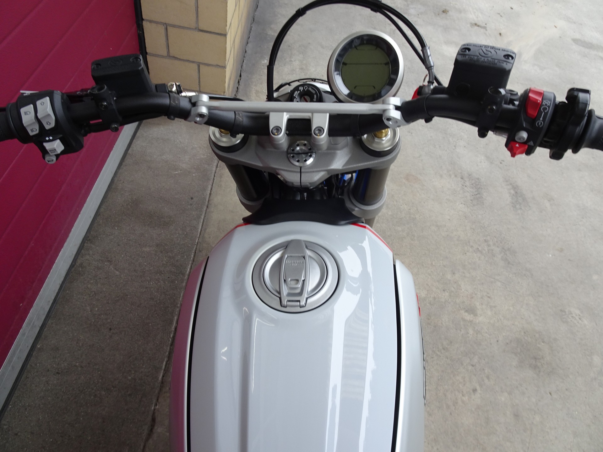 DUCATI Scrambler 803 Desert Sled Kaufen