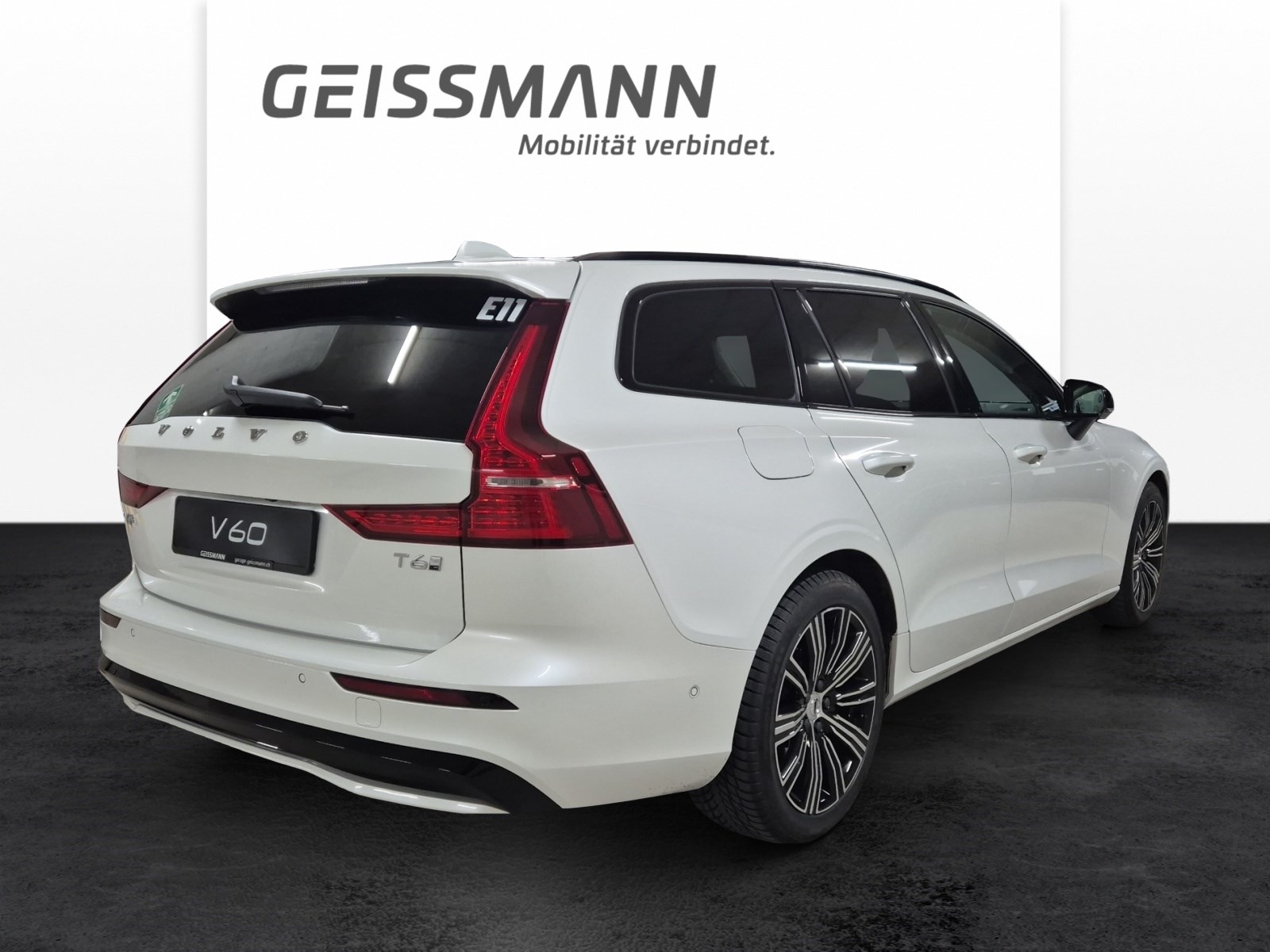VOLVO V60 T6 Hybr. 2.0 T6 TE Plus Dark for Business eAWD-image-4