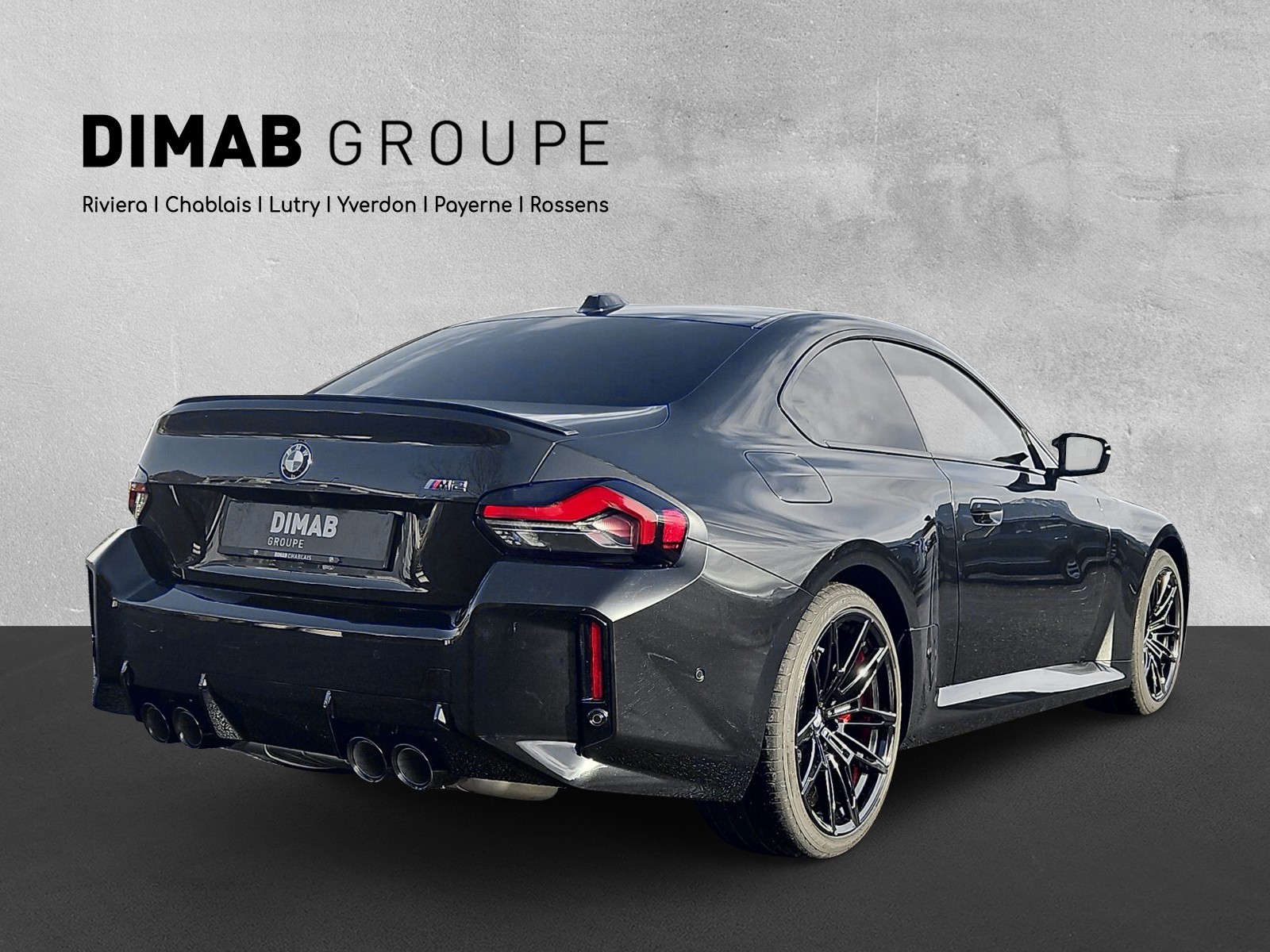 BMW M2 Steptronic-showroom-element-2