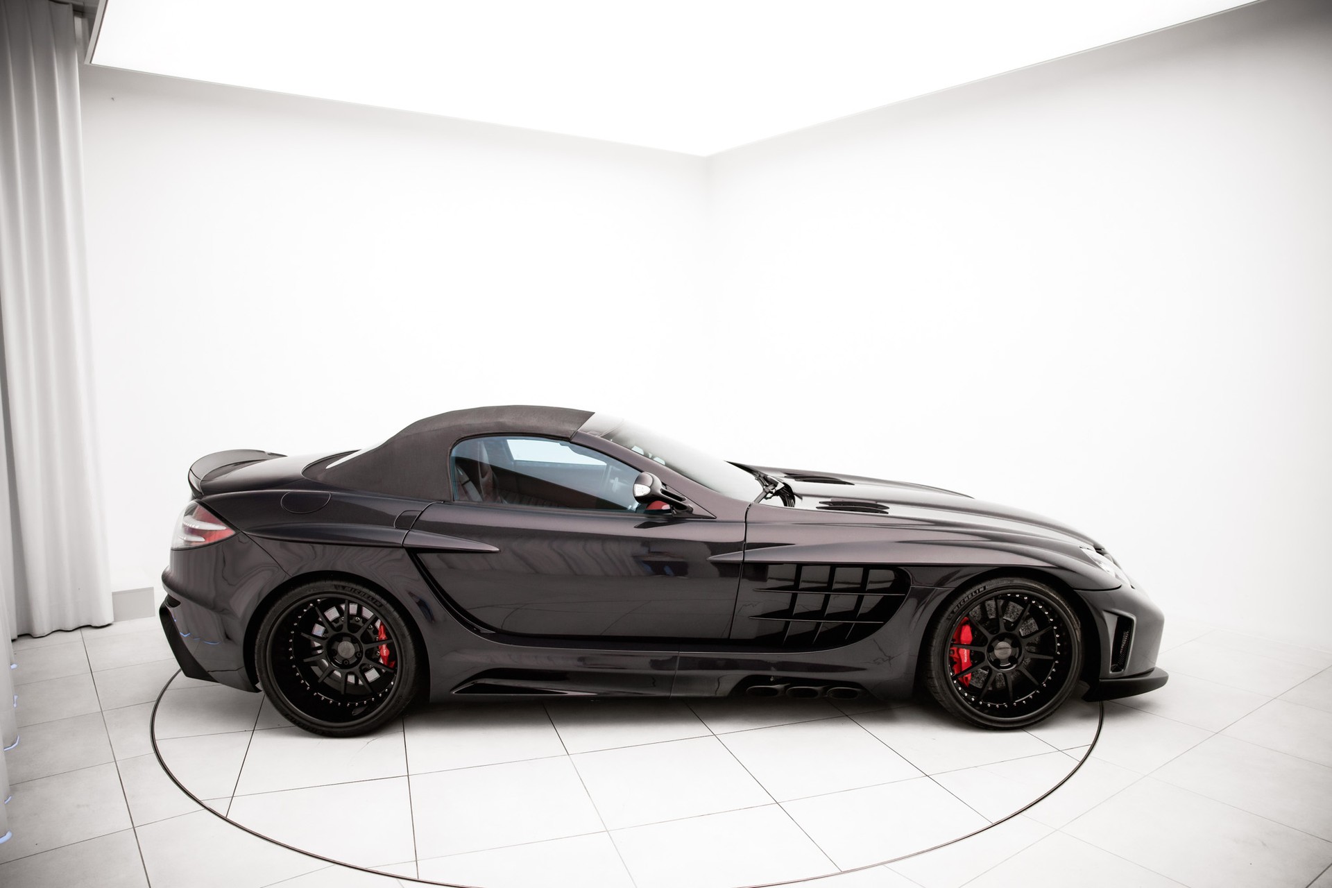 MERCEDES-BENZ SLR Roadster FAB Design-showroom-element-3