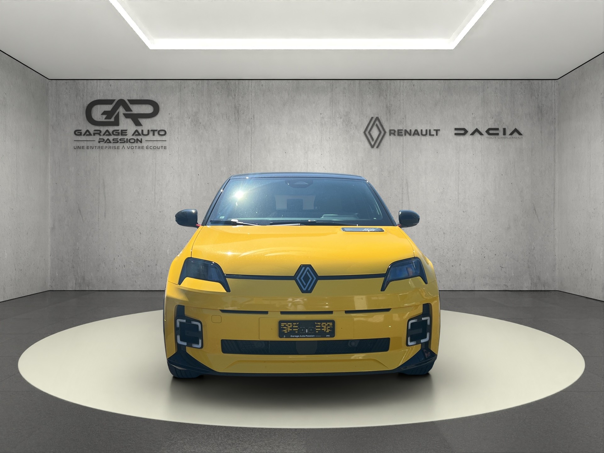 RENAULT R5 E-Tech Comfort Range 52 kWh Iconic Five-showroom-element-1