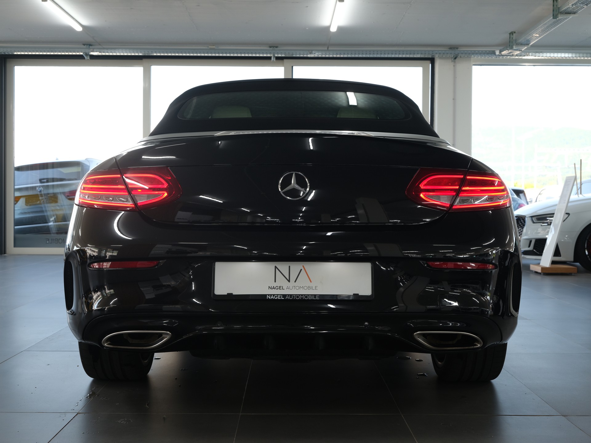 MERCEDES-BENZ C 200 Cabriolet AMG Line 4Matic 9G-Tronic-showroom-element-3