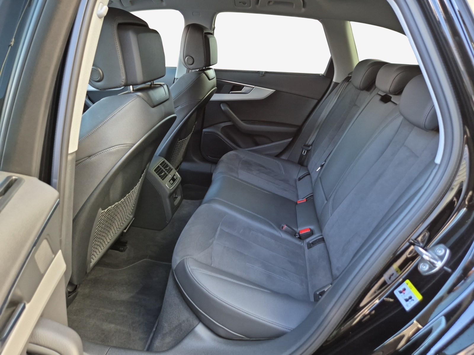 AUDI A4 allroad 40 TDI quattro tiptronic-image-11
