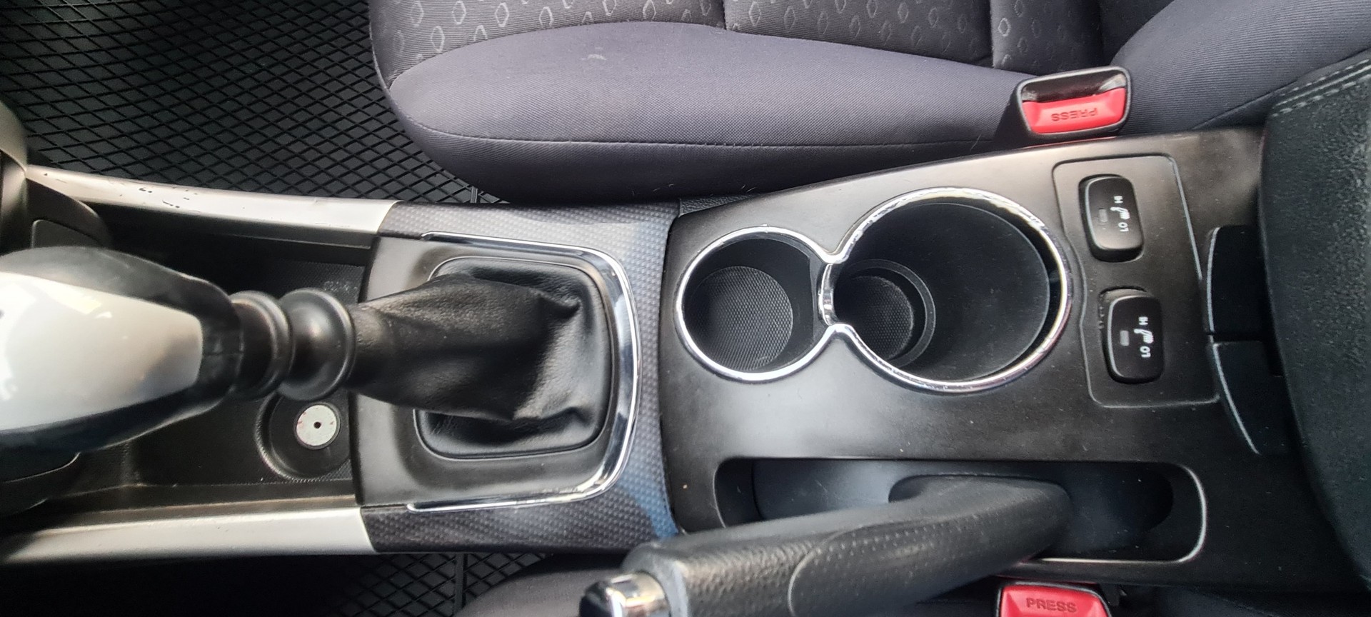 KGM-SsangYong Korando 2.0i Sapphire 4WD-image-16