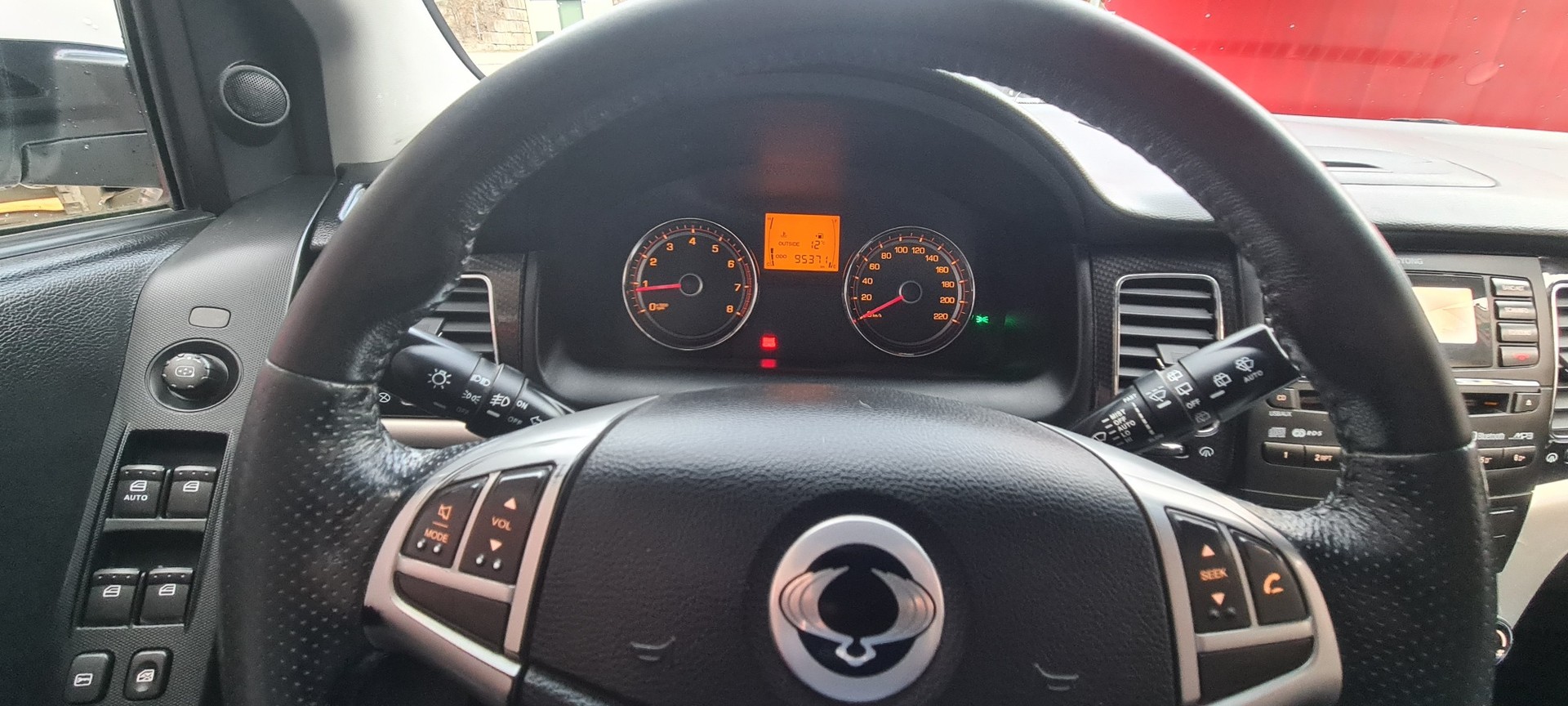KGM-SsangYong Korando 2.0i Sapphire 4WD-image-19