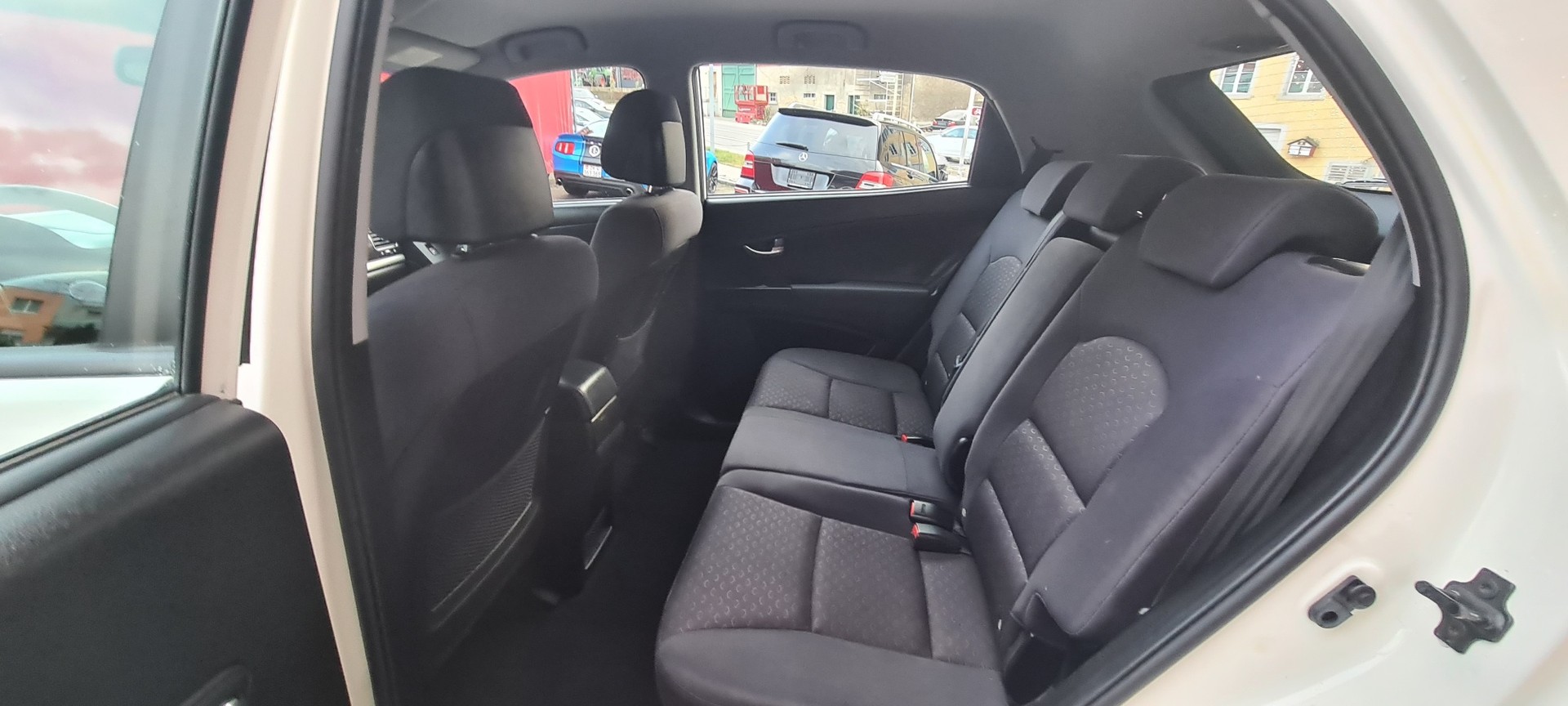 KGM-SsangYong Korando 2.0i Sapphire 4WD-image-14