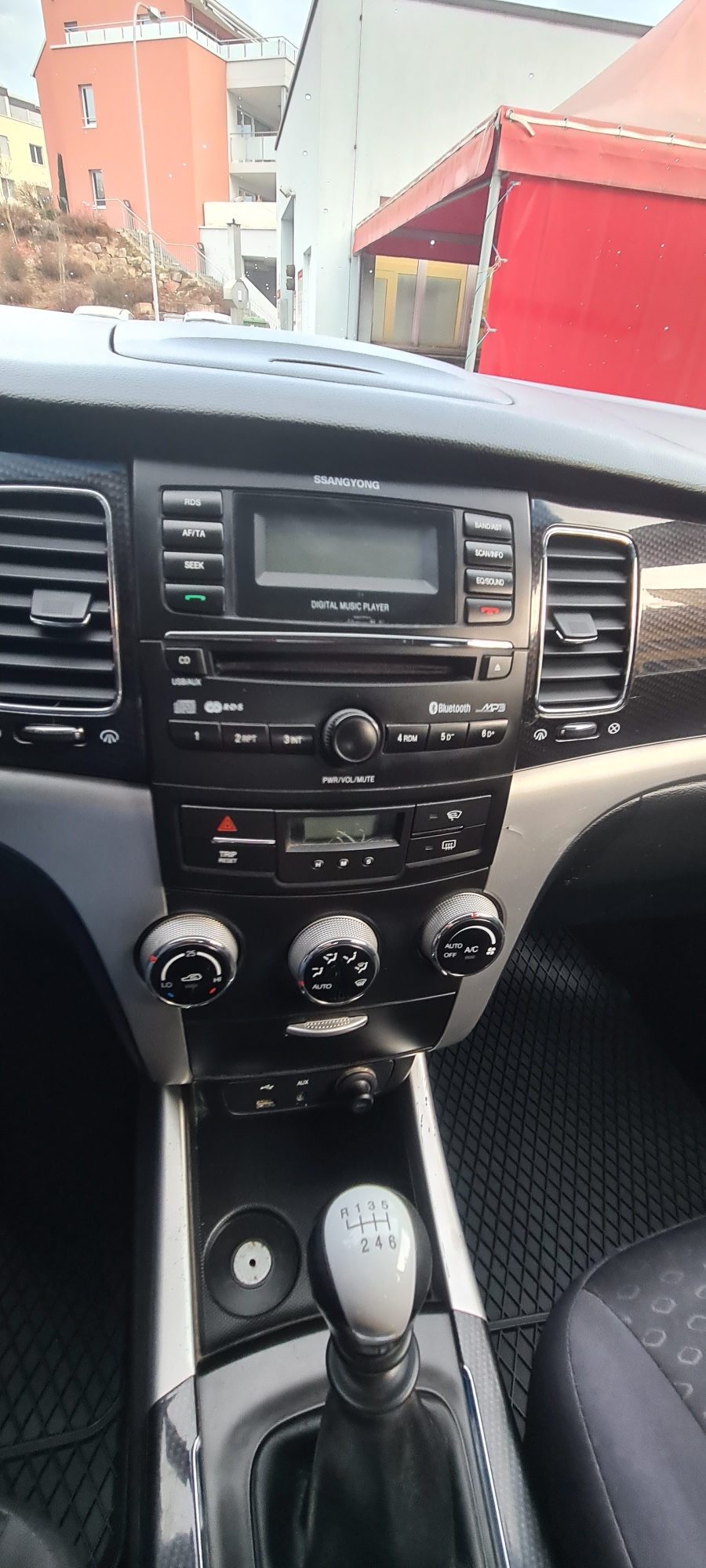 KGM-SsangYong Korando 2.0i Sapphire 4WD-image-18
