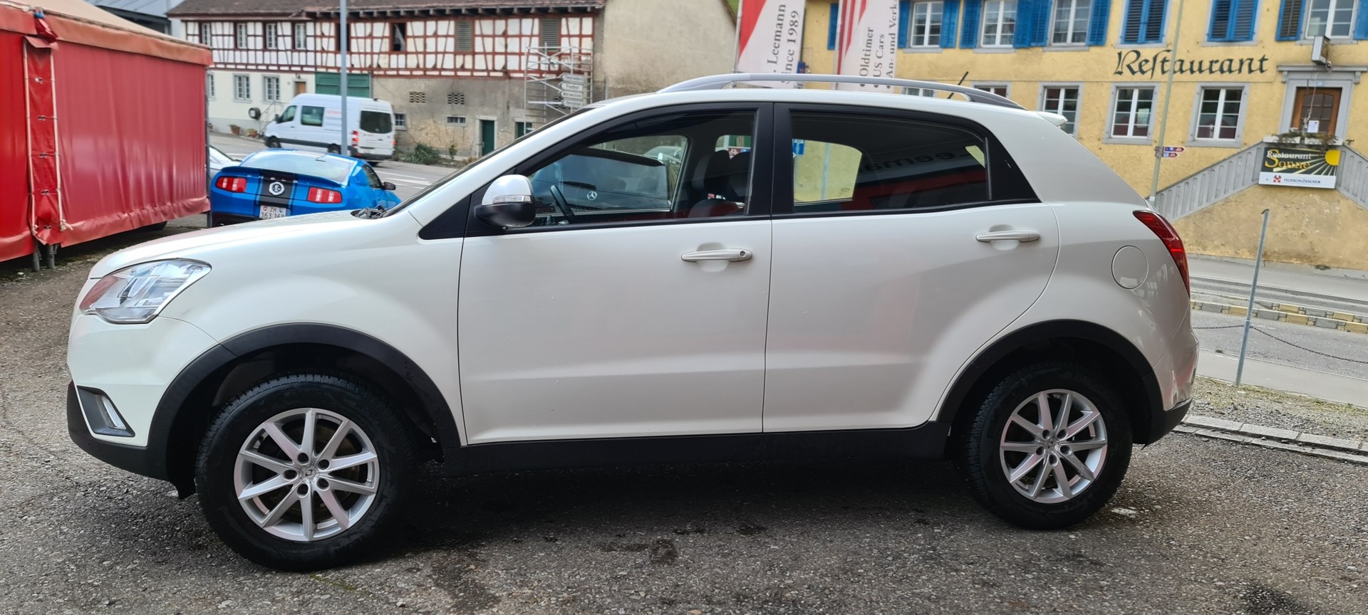 KGM-SsangYong Korando 2.0i Sapphire 4WD-showroom-element-3