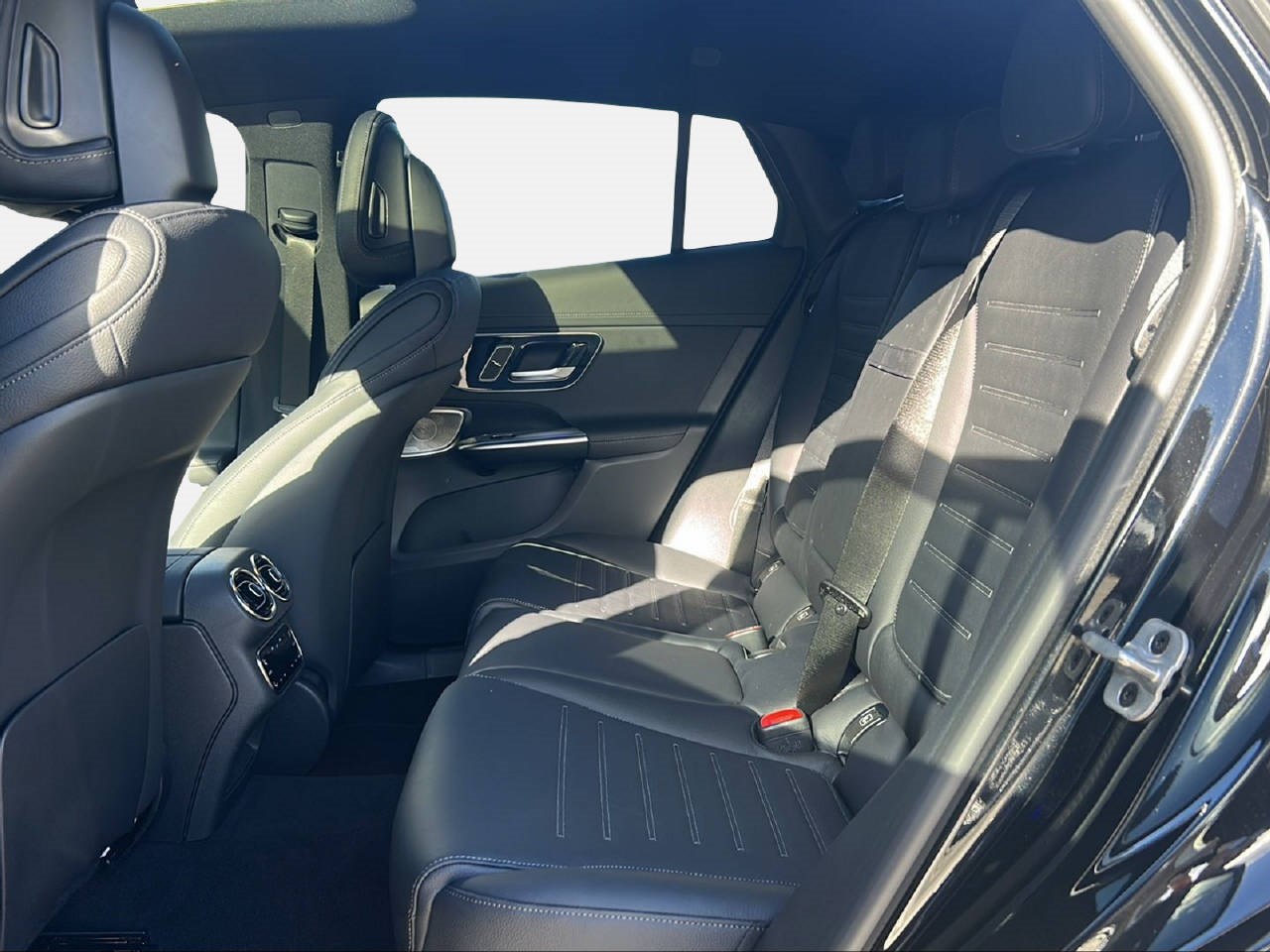 MERCEDES-BENZ GLC 400 e AMG Line 4matic Coupé-image-11