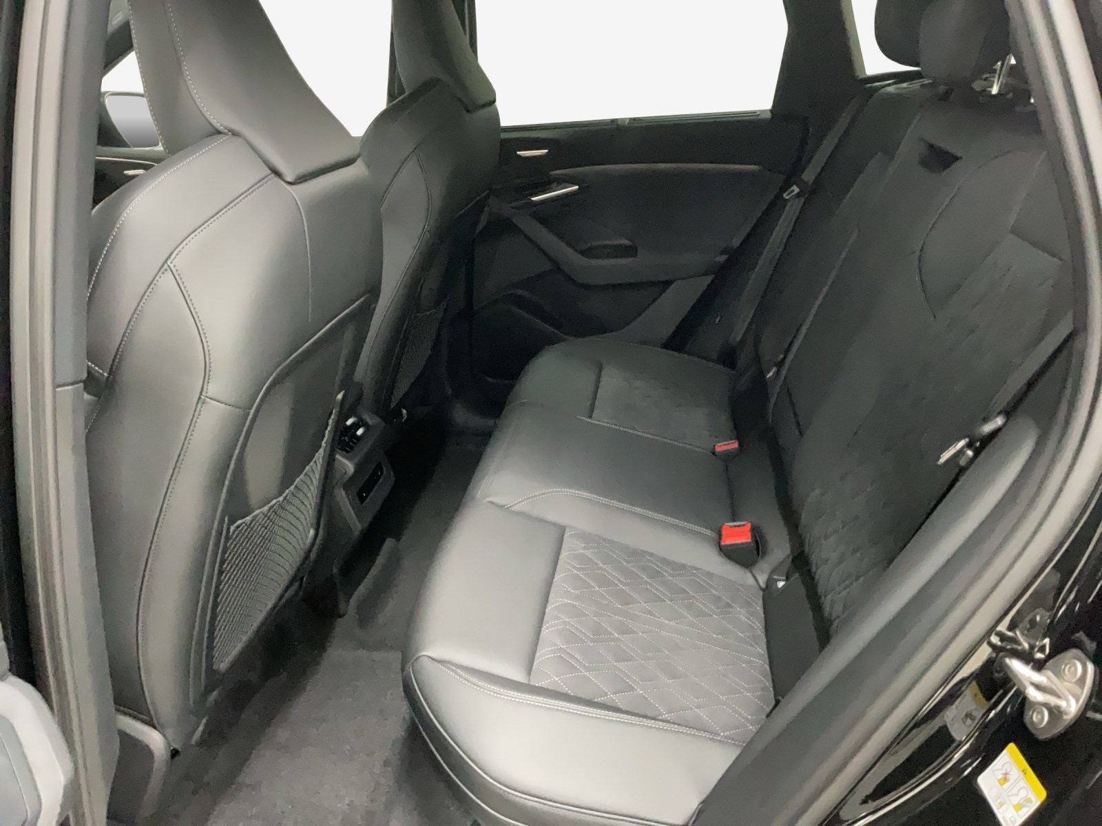 AUDI Q6 e-tron quattro-image-11