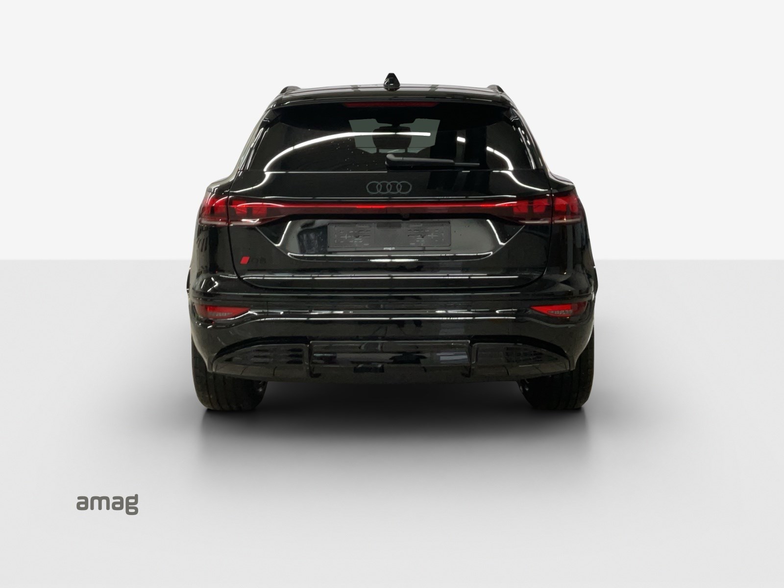 AUDI Q6 e-tron quattro-image-3