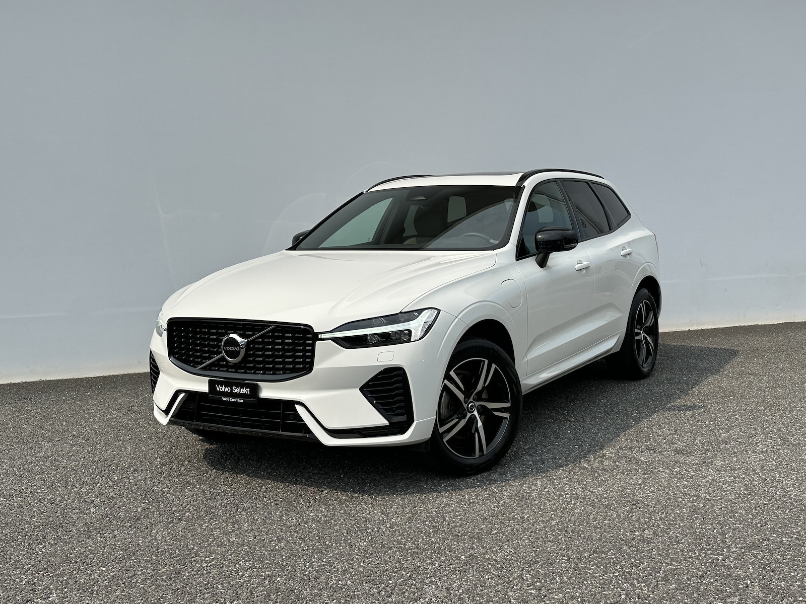 VOLVO XC60 2.0 T6 TE R-Design (SUV / Geländewagen) Volvo VOLVO XC60 2.0 T6 TE R-Design (SUV / Geländewagen)