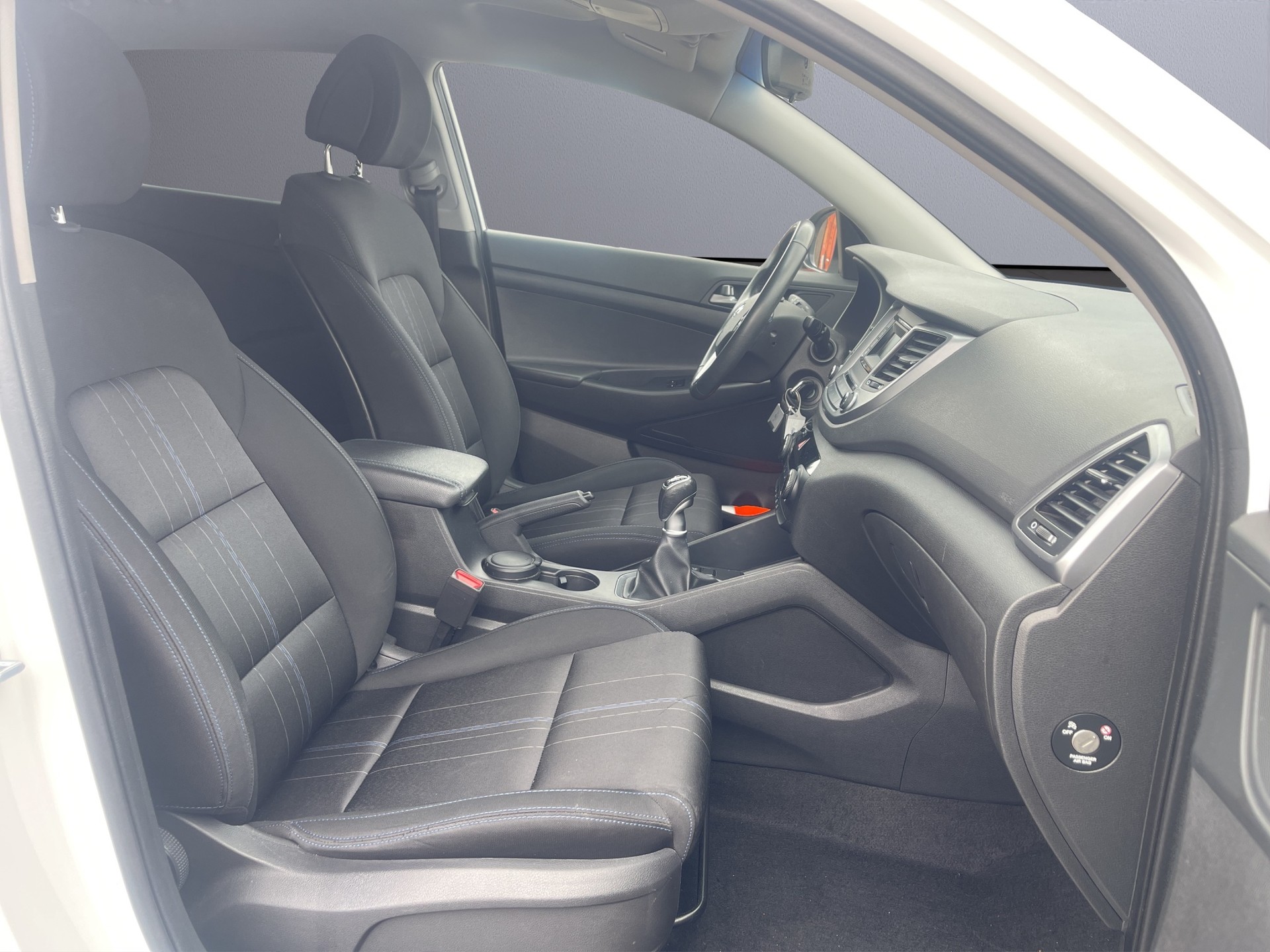 HYUNDAI Tucson 1.7 CRDI Origo 2WD-image-9