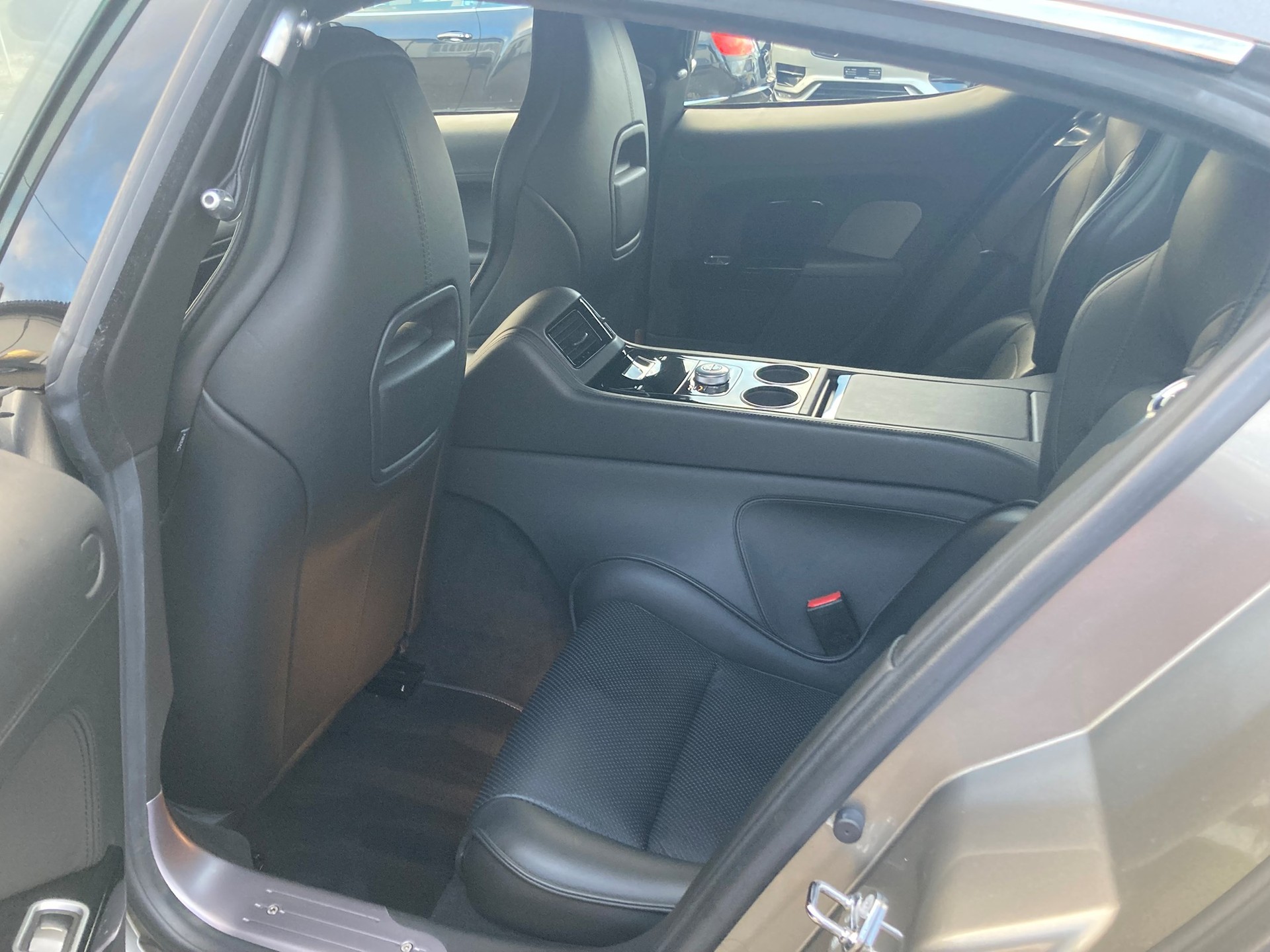 ASTON MARTIN Rapide S 5.9 V12 Touchtronic 3-image-8