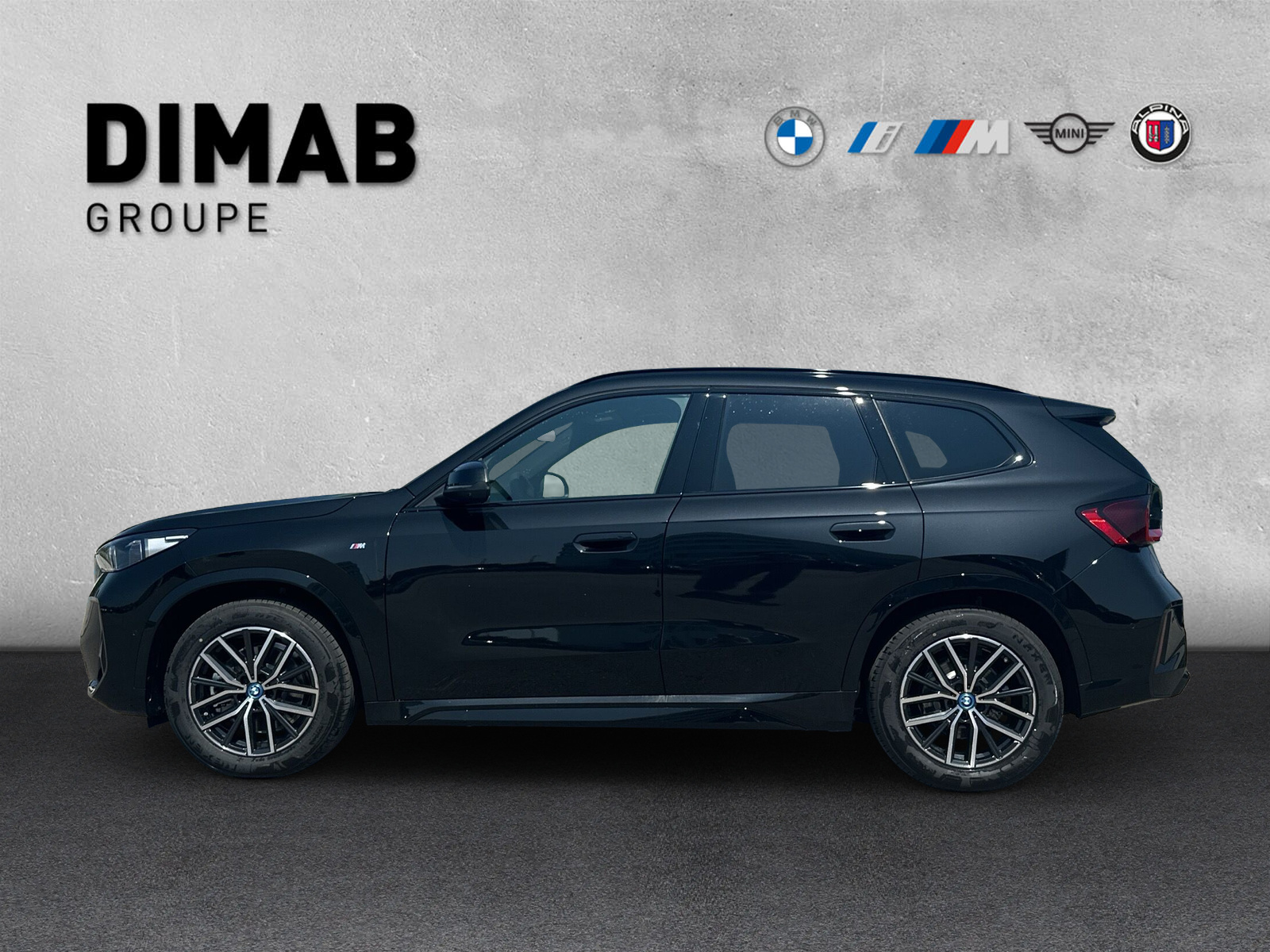 BMW iX1 xDrive 30 Edition M Sport-showroom-element-1
