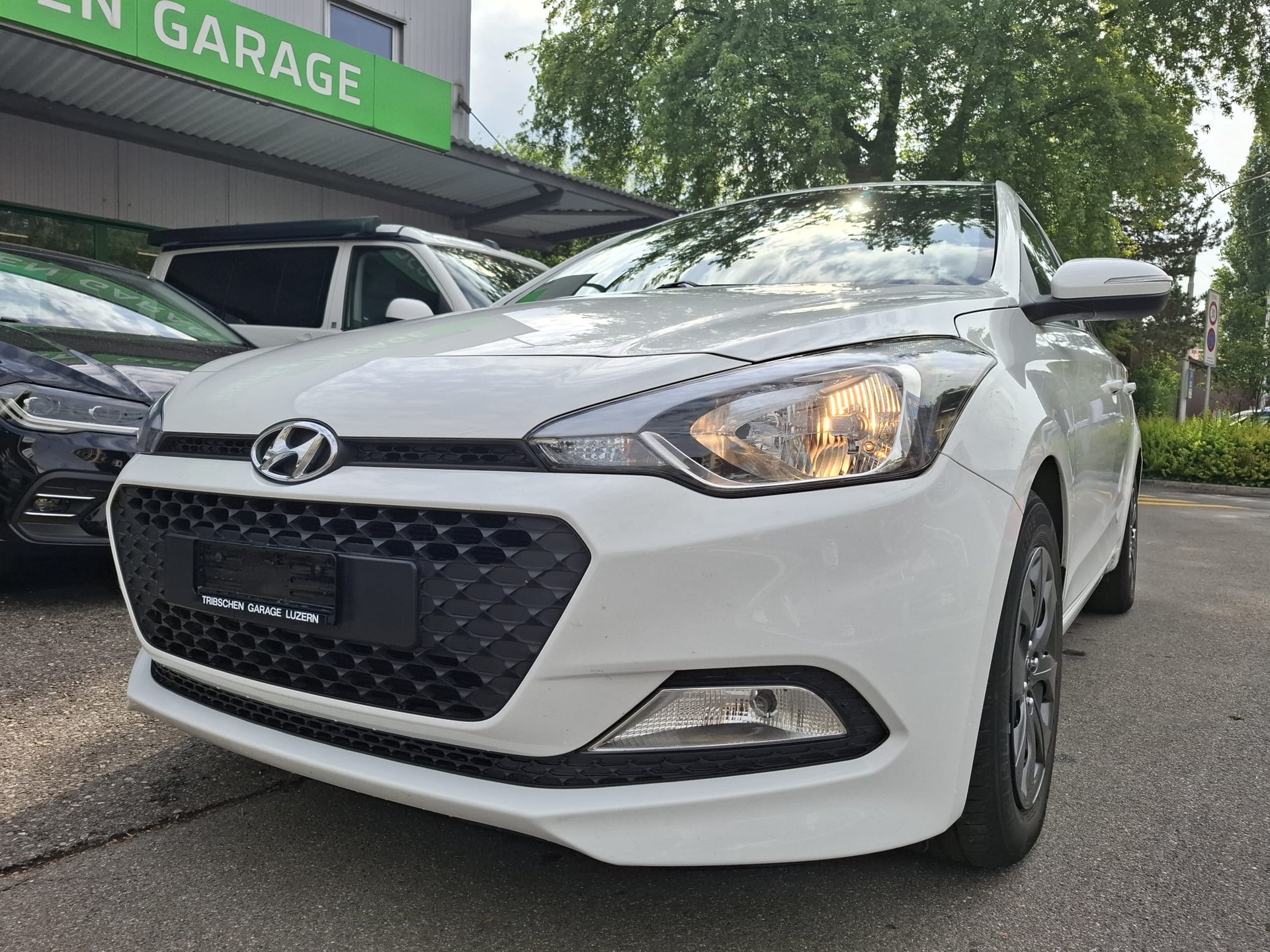 HYUNDAI i20 1.2 exxtra-showroom-element-2
