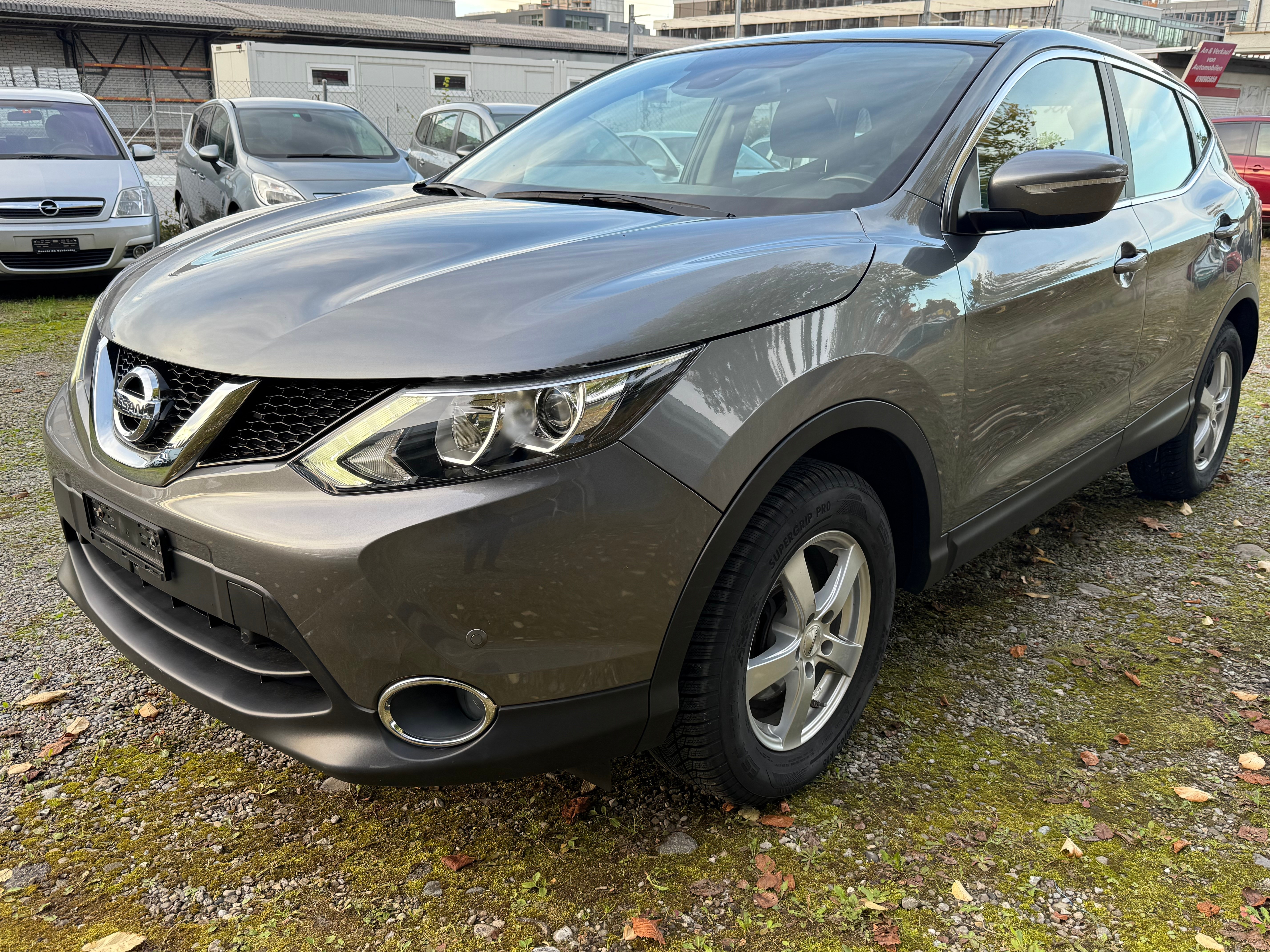 NISSAN Qashqai 1.2 (SUV / GelÃ¤ndewagen)
