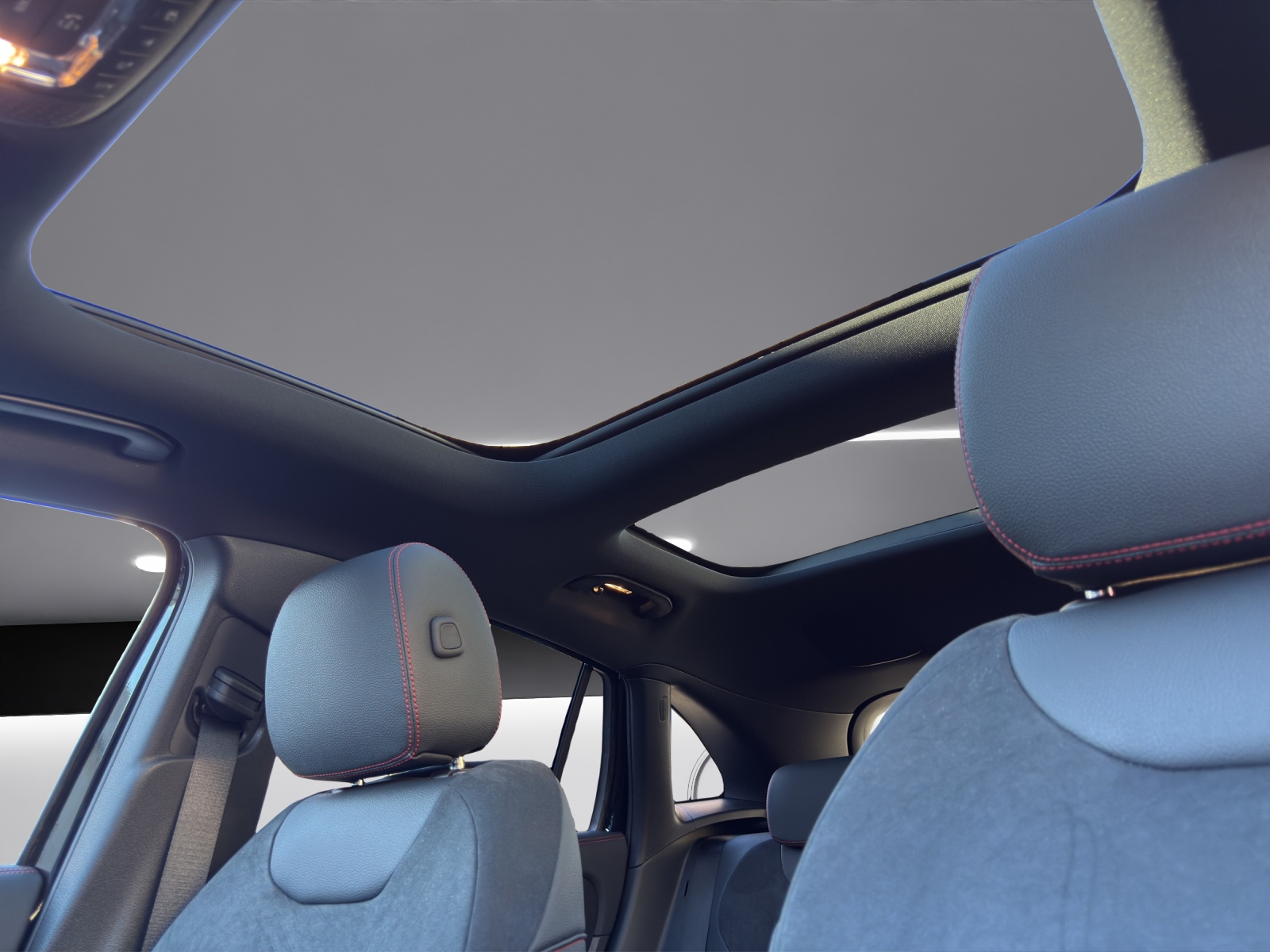 Image MERCEDES-BENZ GLA-200 GLA 200 7G-DCT